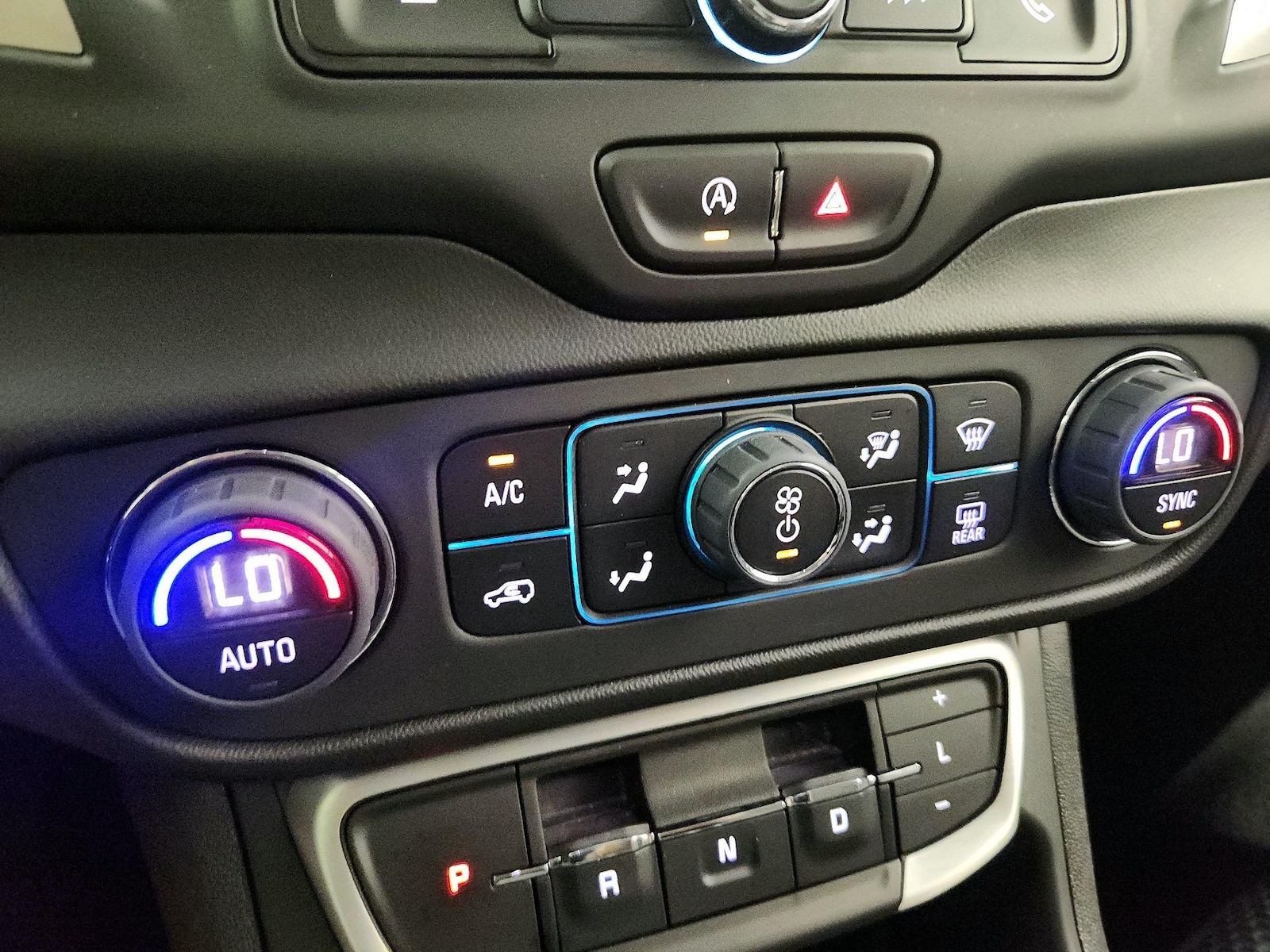 2022 GMC Terrain SLE - Photo 18