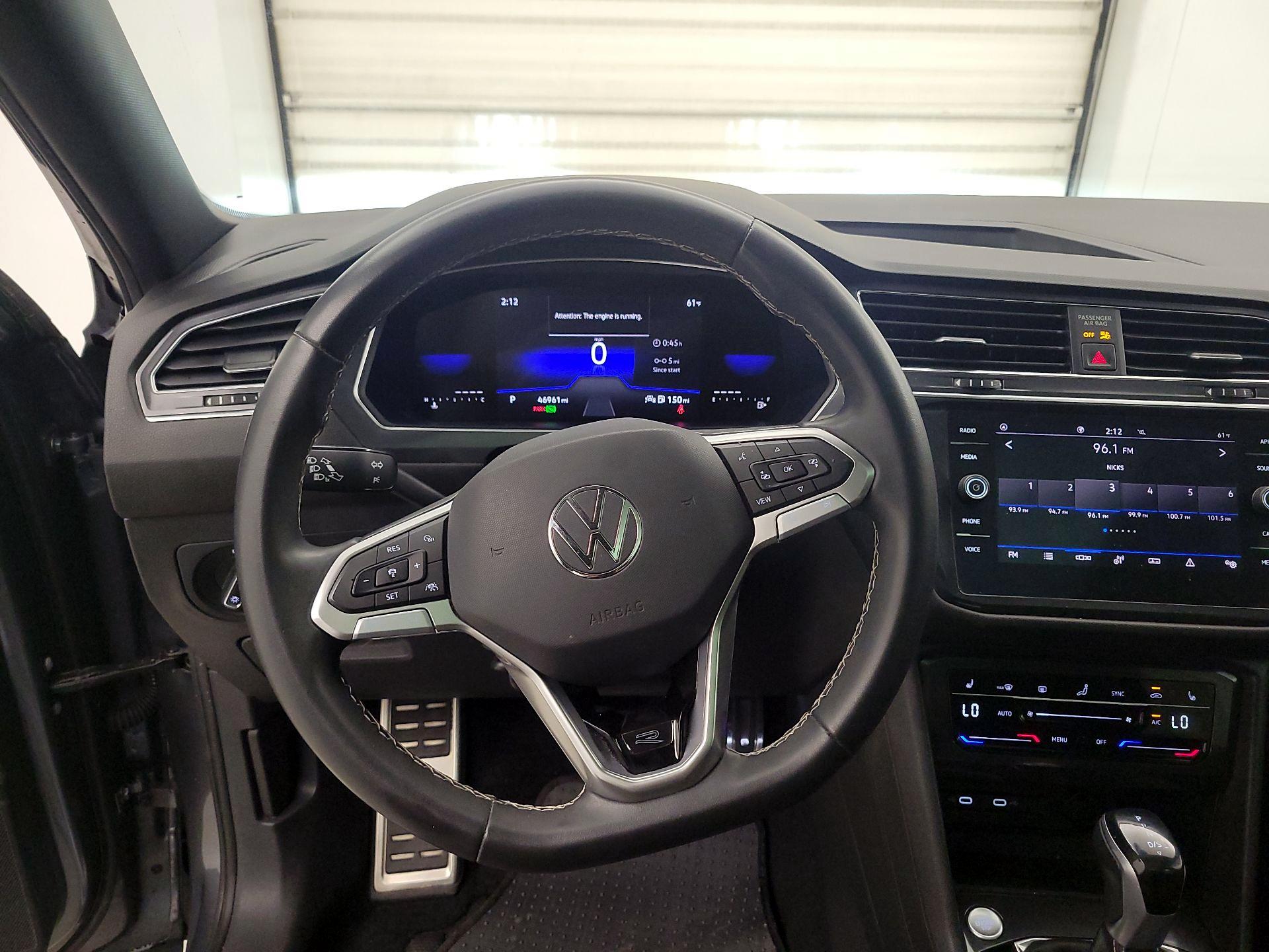 Thumbnail: 2023 Volkswagen Tiguan - 10