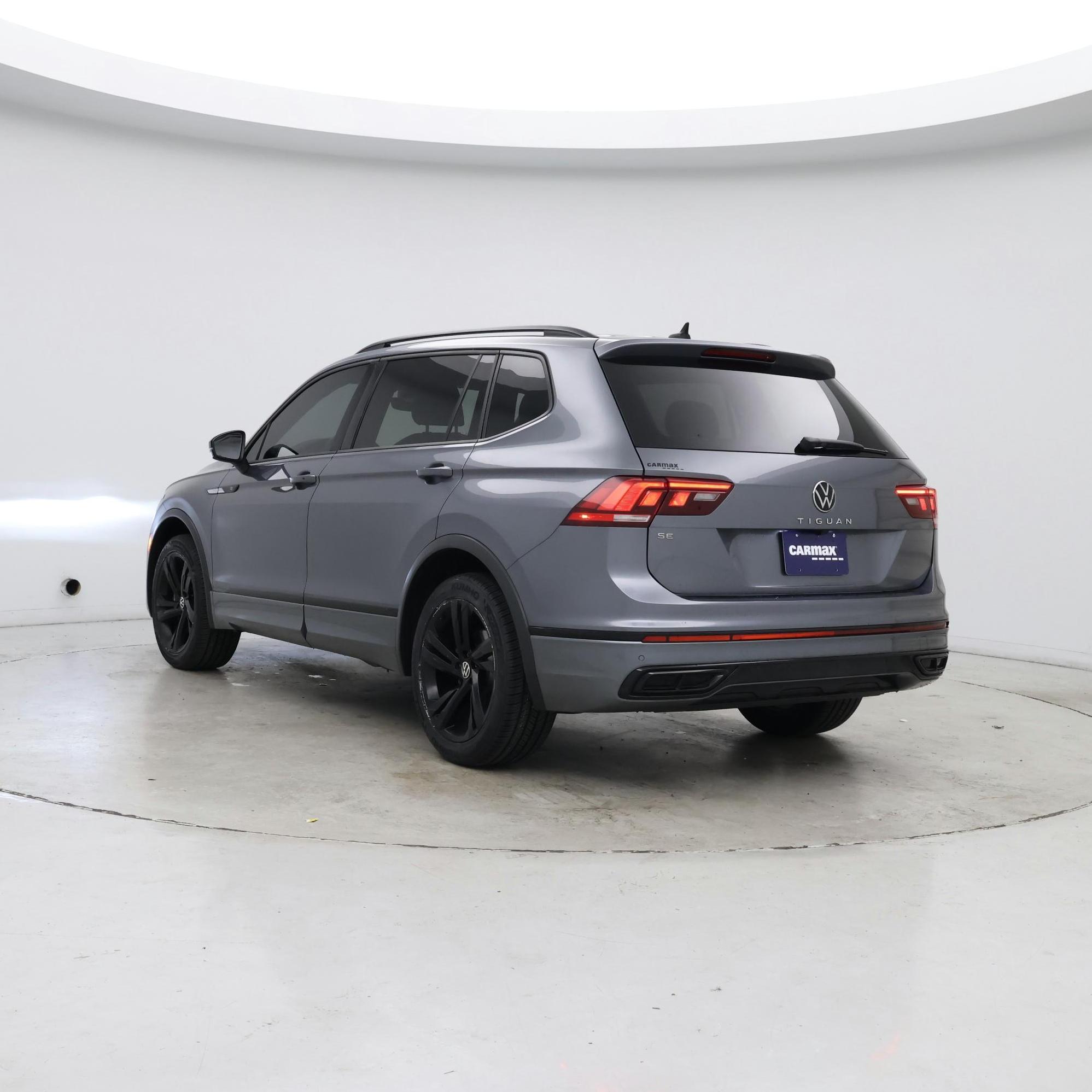 Thumbnail: 2023 Volkswagen Tiguan - 2