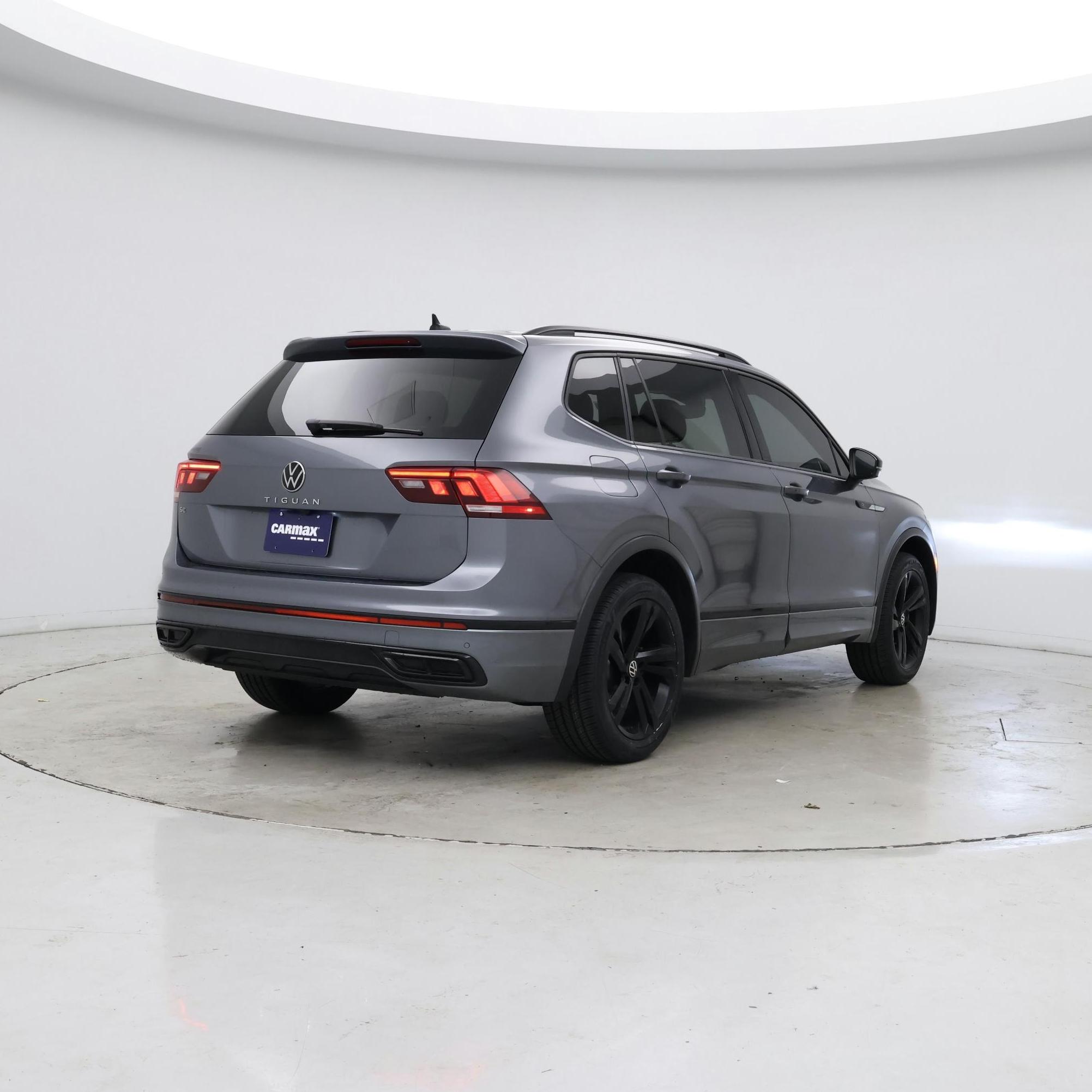 Thumbnail: 2023 Volkswagen Tiguan - 8