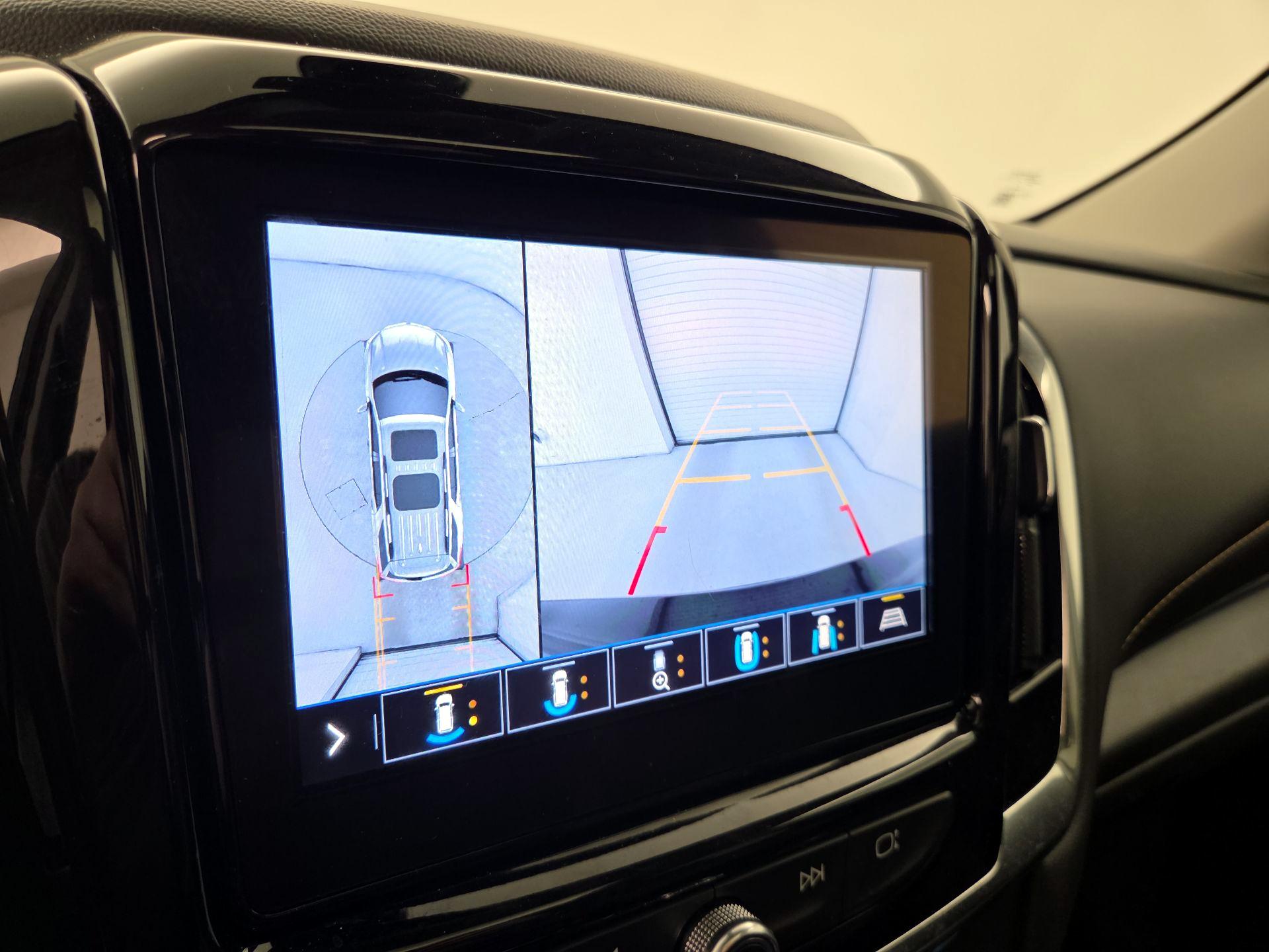 Thumbnail: 2021 Chevrolet Traverse - 15