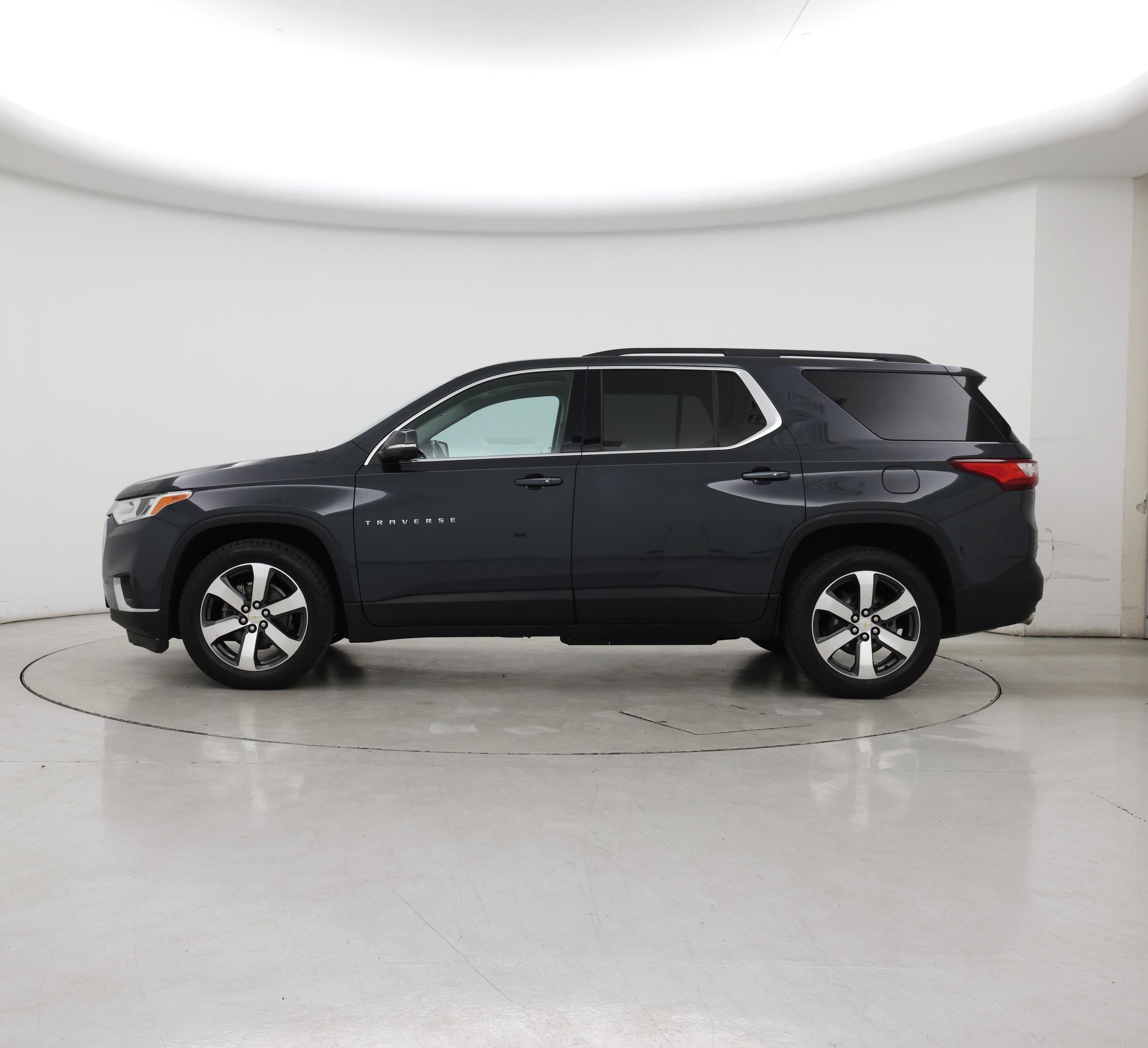 Thumbnail: 2021 Chevrolet Traverse - 3