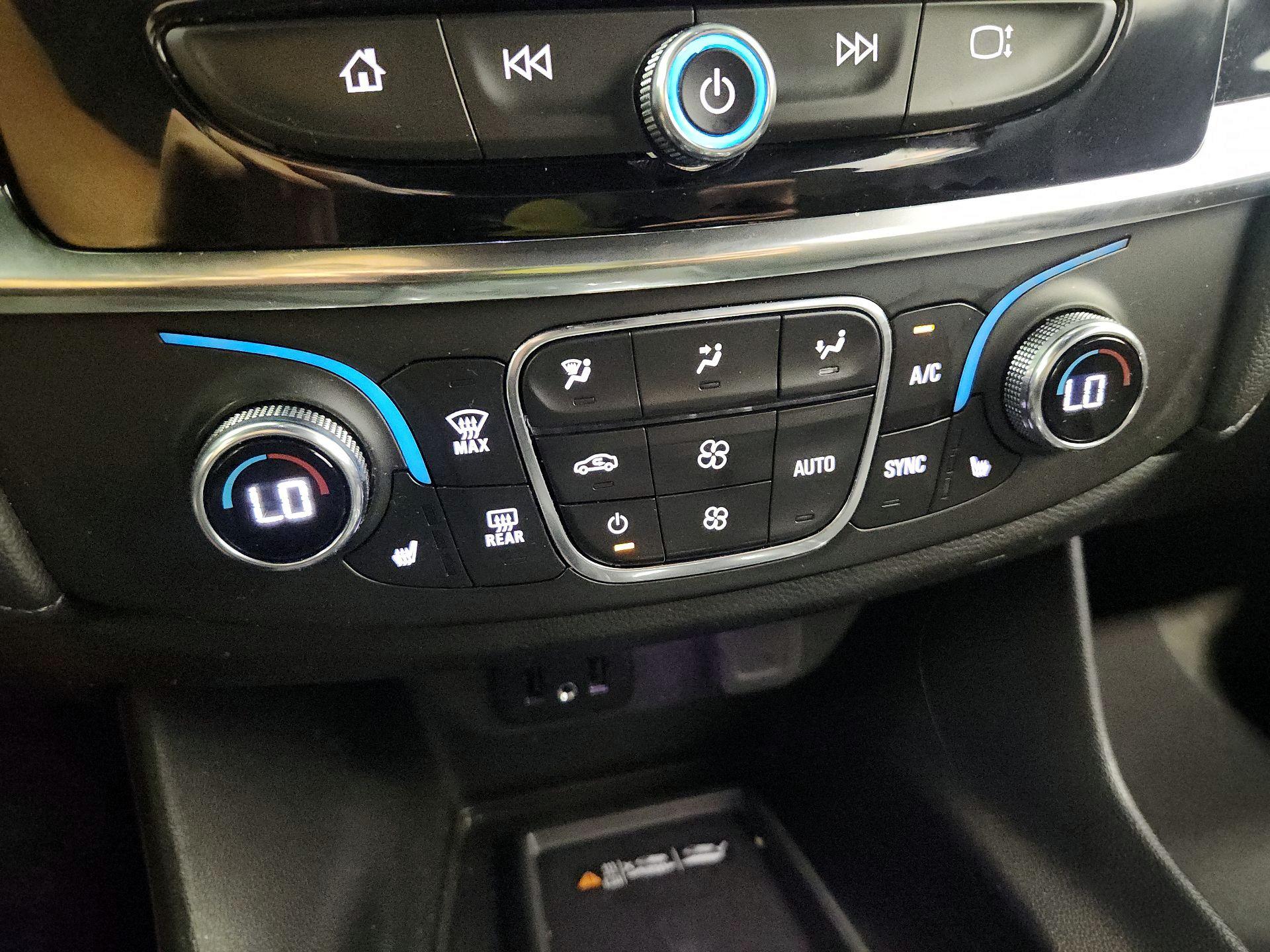 Thumbnail: 2023 Chevrolet Traverse - 17