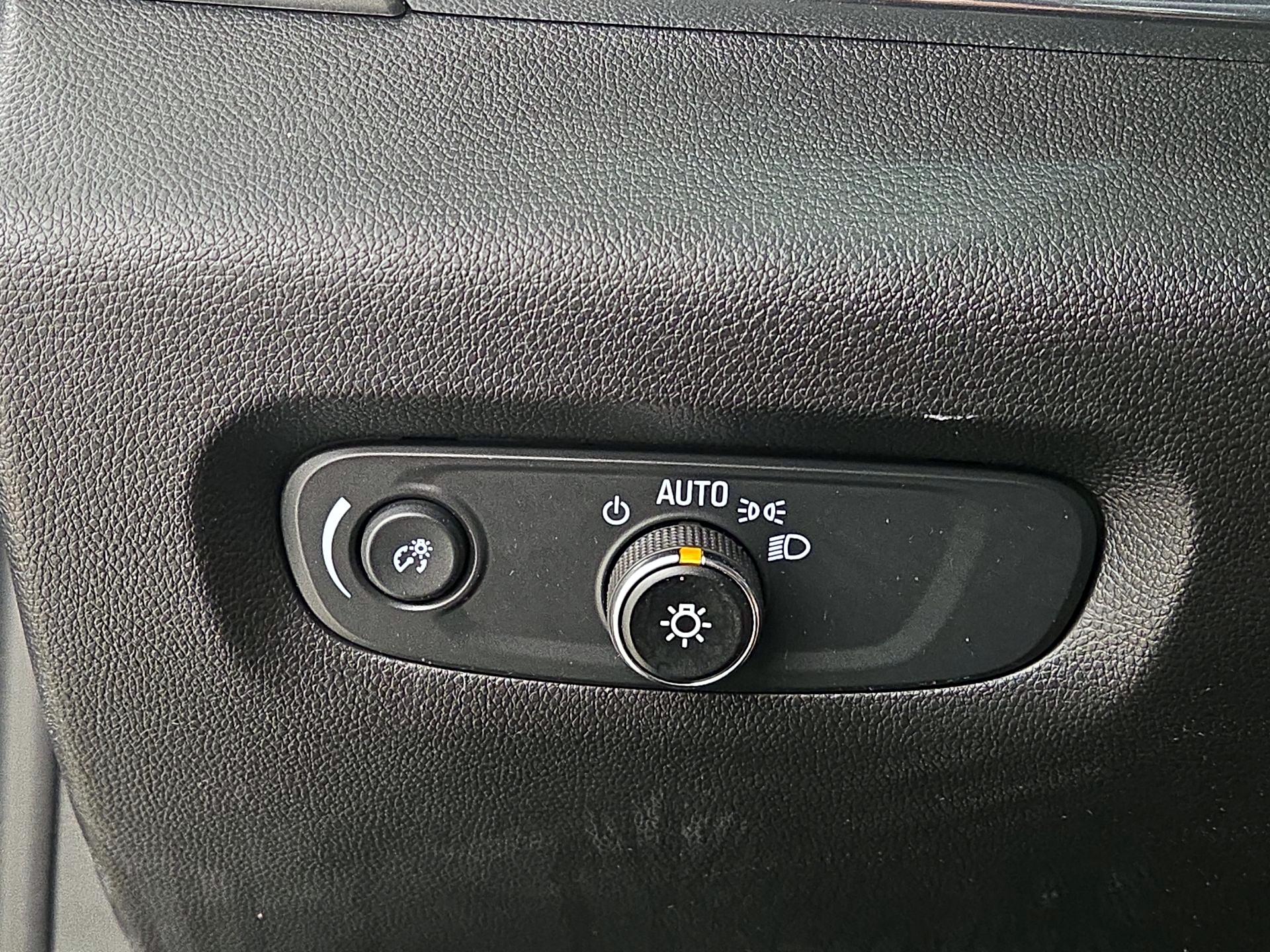 Thumbnail: 2023 Chevrolet Traverse - 13