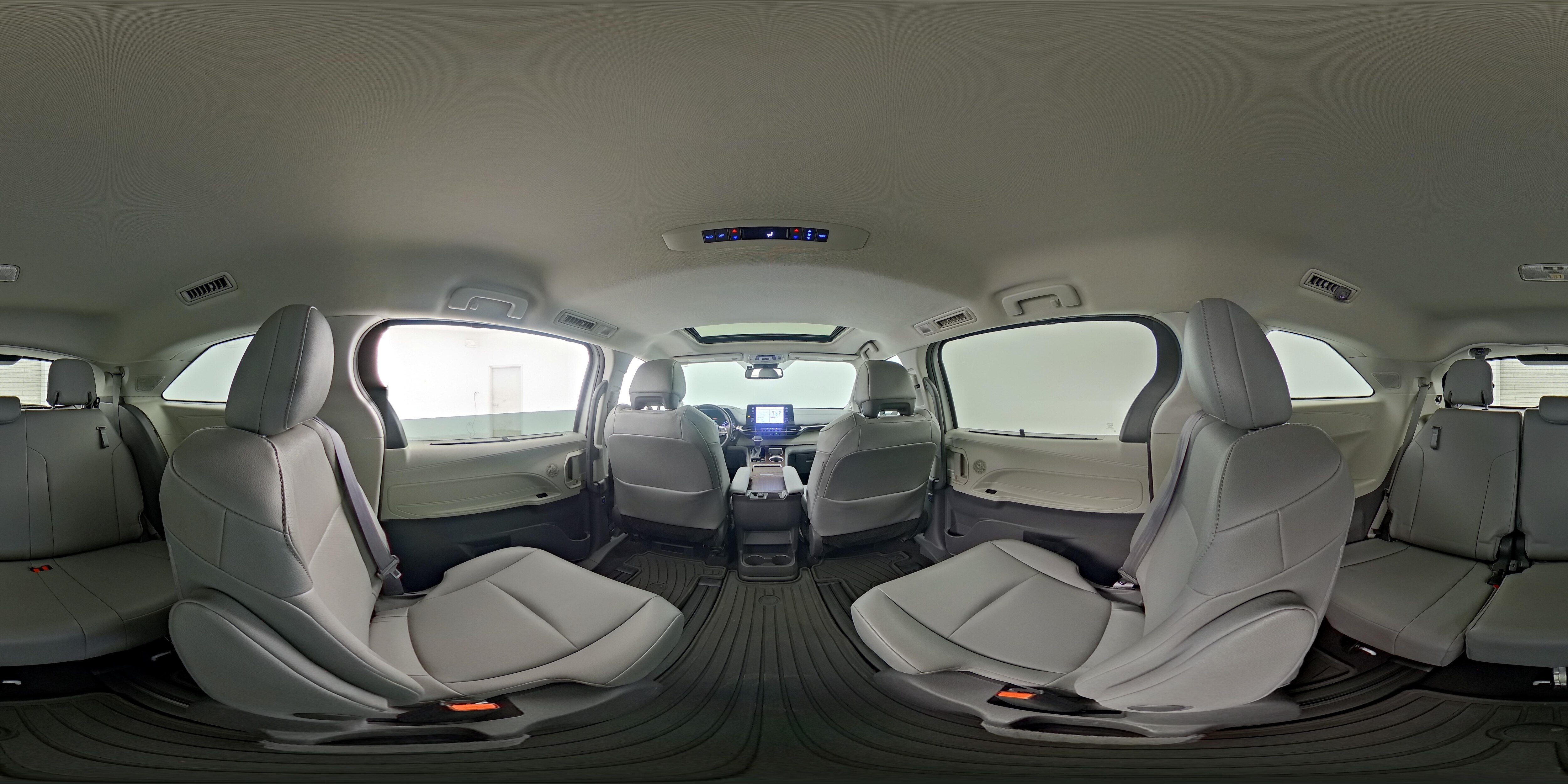 2021 Toyota Sienna XLE - Photo 29