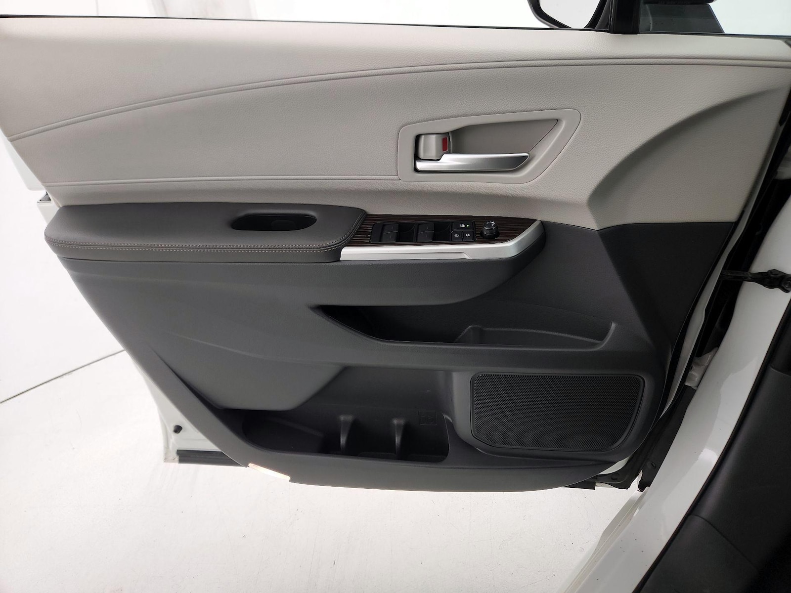 2021 Toyota Sienna XLE - Photo 13