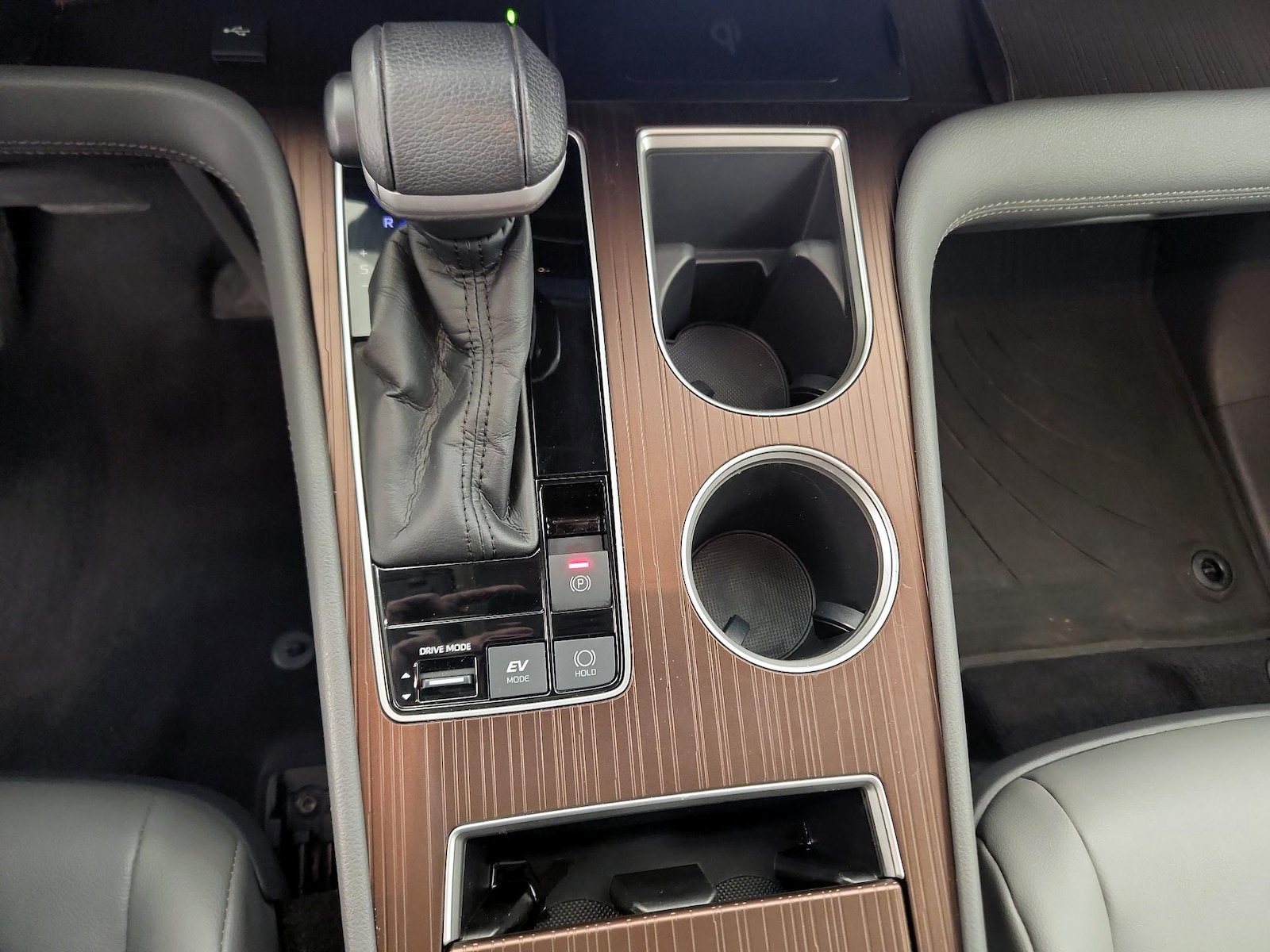 2021 Toyota Sienna XLE - Photo 19