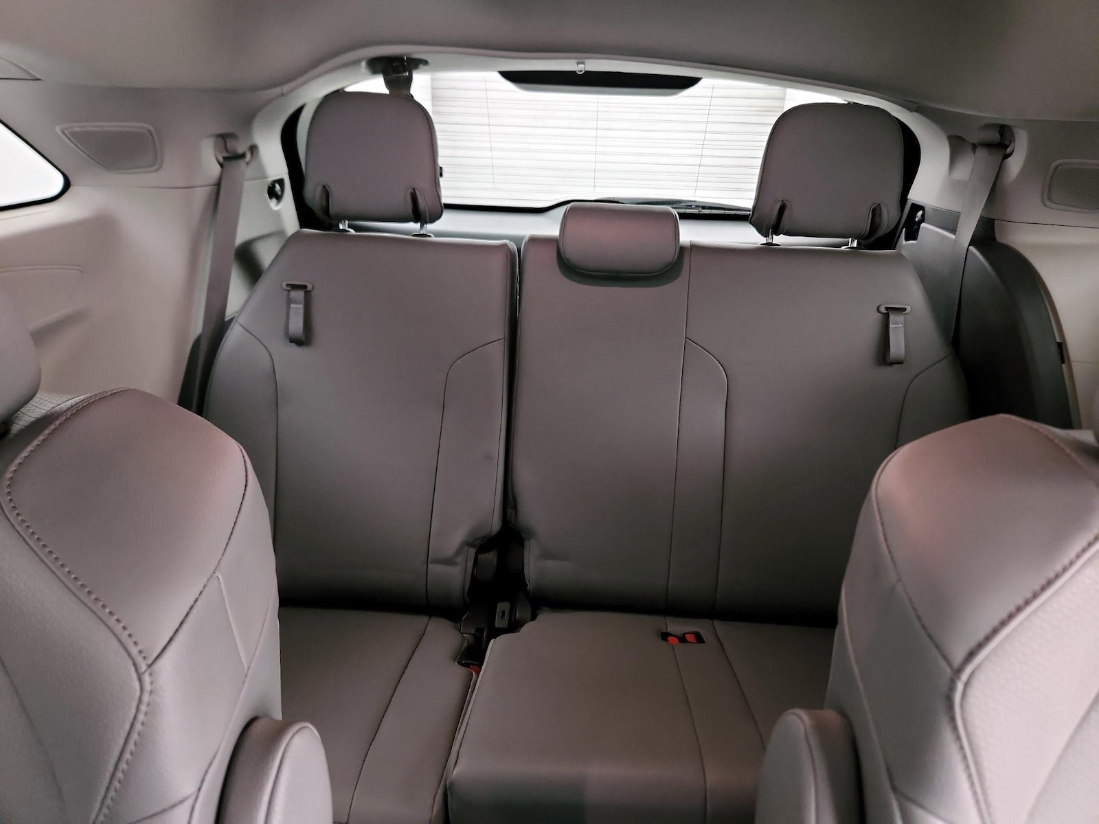 2021 Toyota Sienna XLE - Photo 23