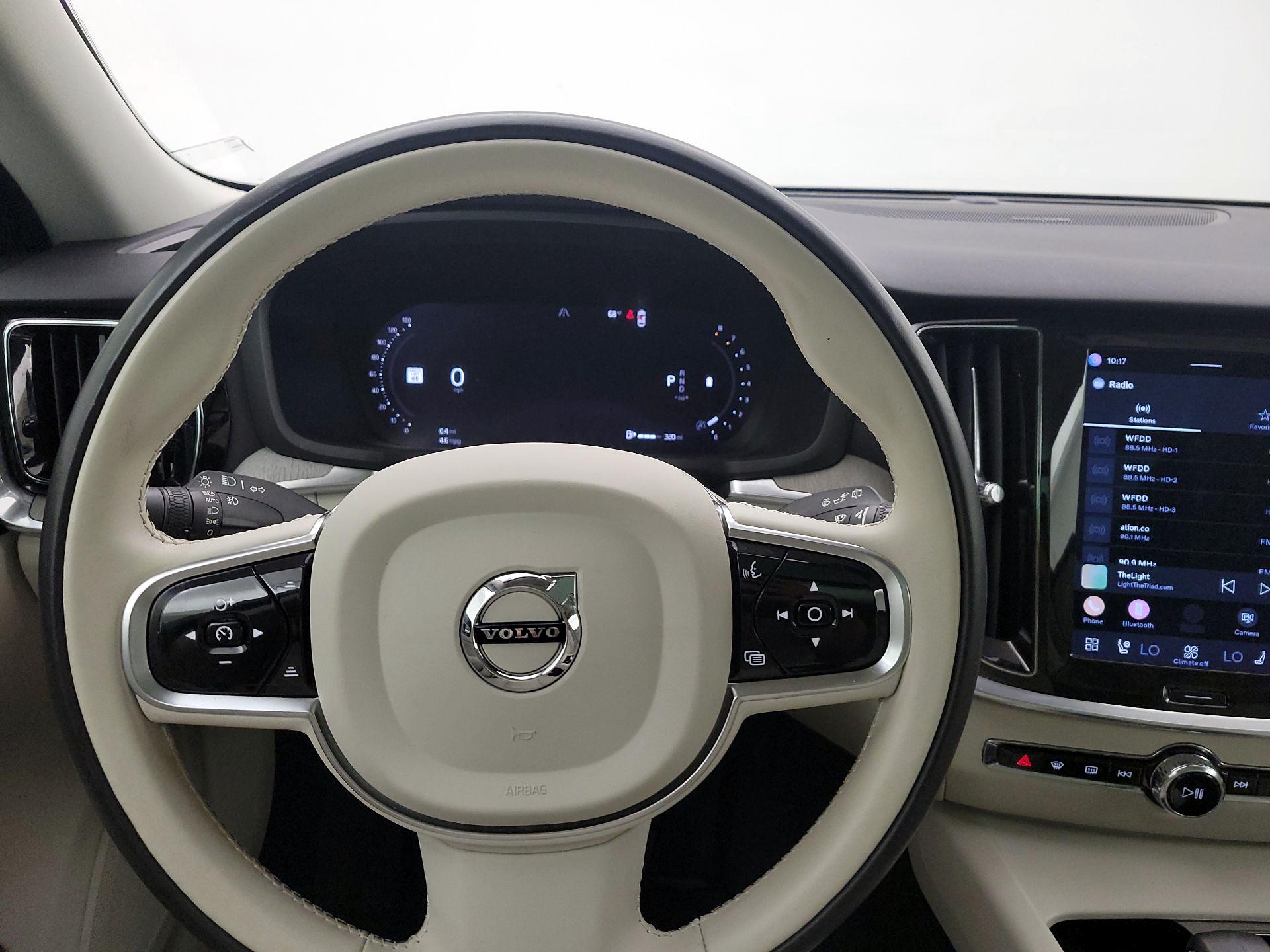 Thumbnail: 2023 Volvo S60 - 10