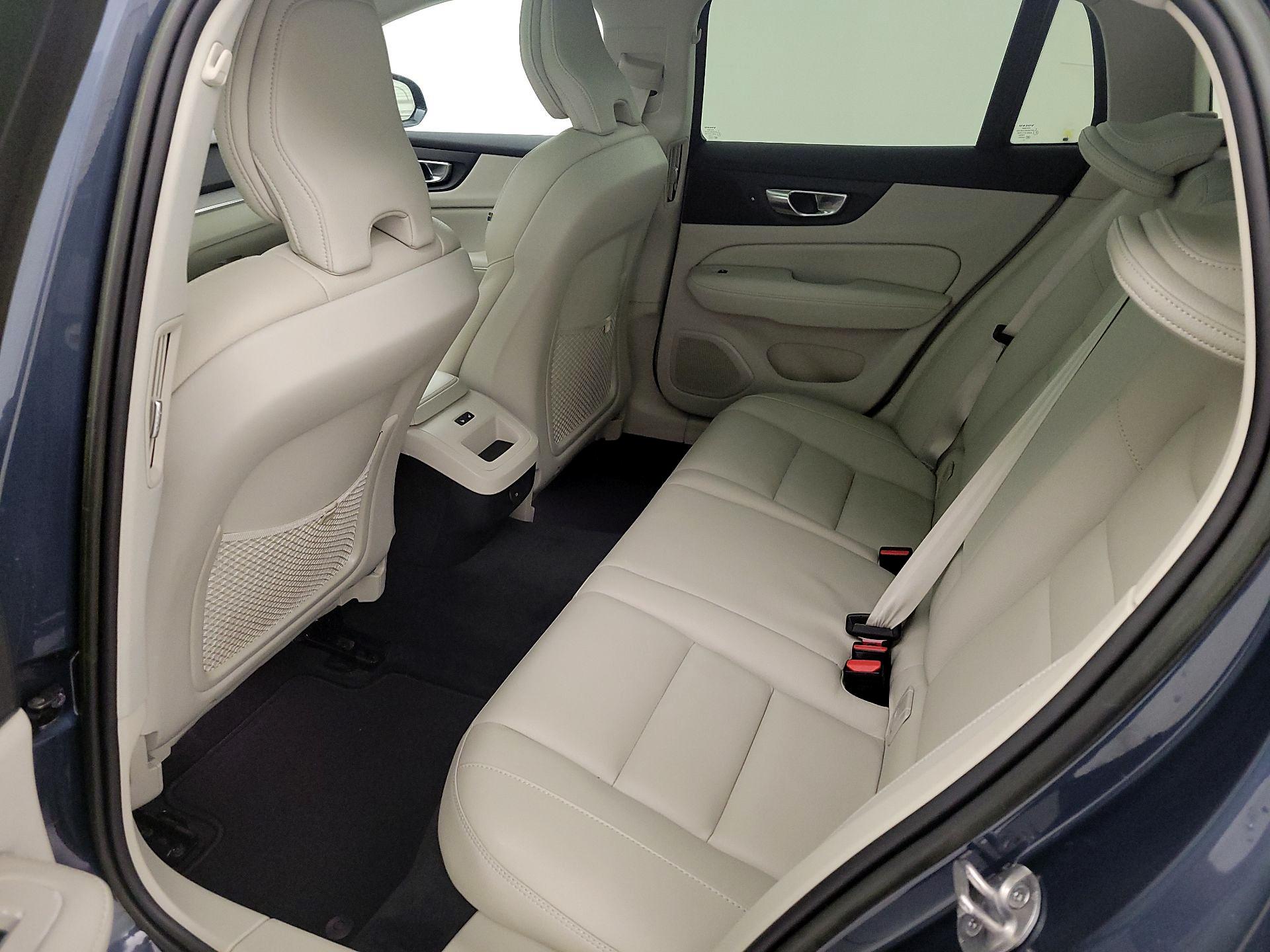 Thumbnail: 2023 Volvo S60 - 20