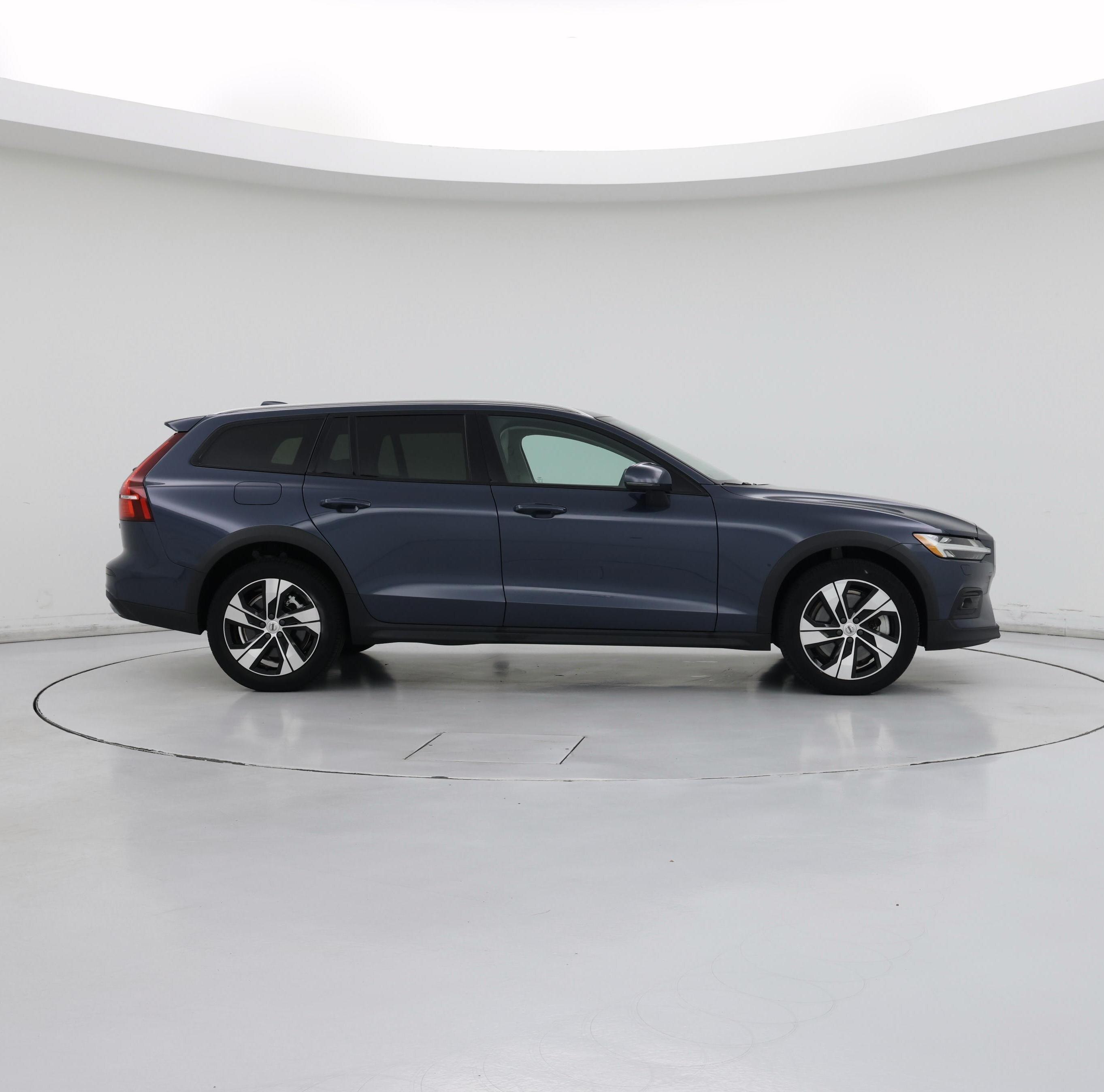 Thumbnail: 2023 Volvo S60 - 7