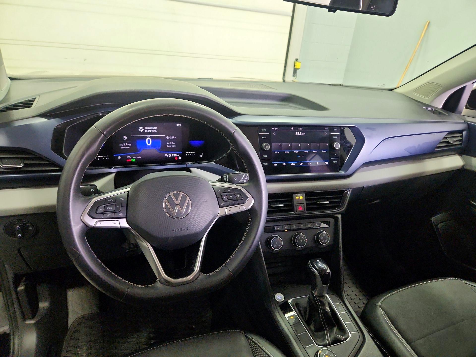 Thumbnail: 2022 Volkswagen Taos - 9