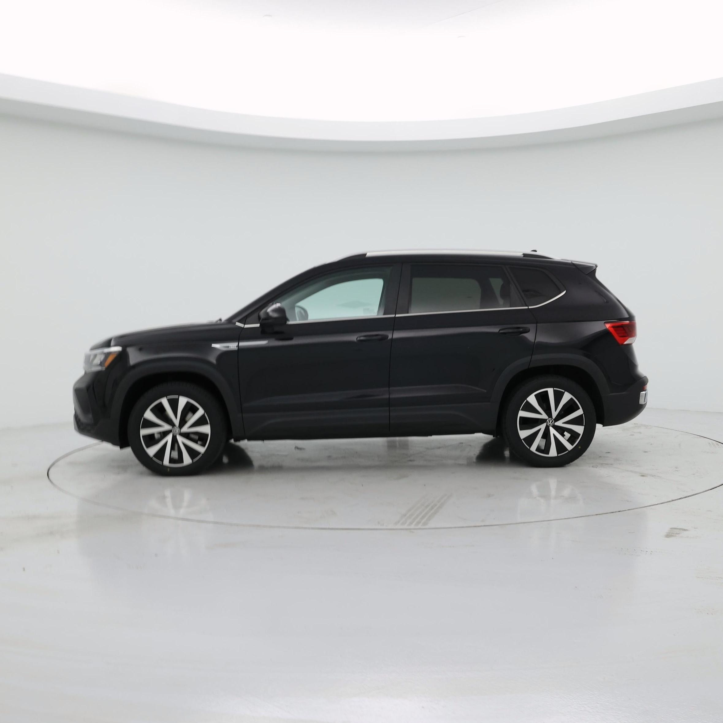 Thumbnail: 2022 Volkswagen Taos - 3