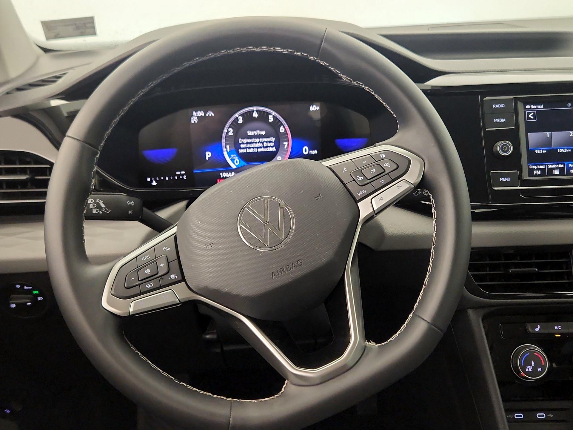 Thumbnail: 2023 Volkswagen Taos - 10