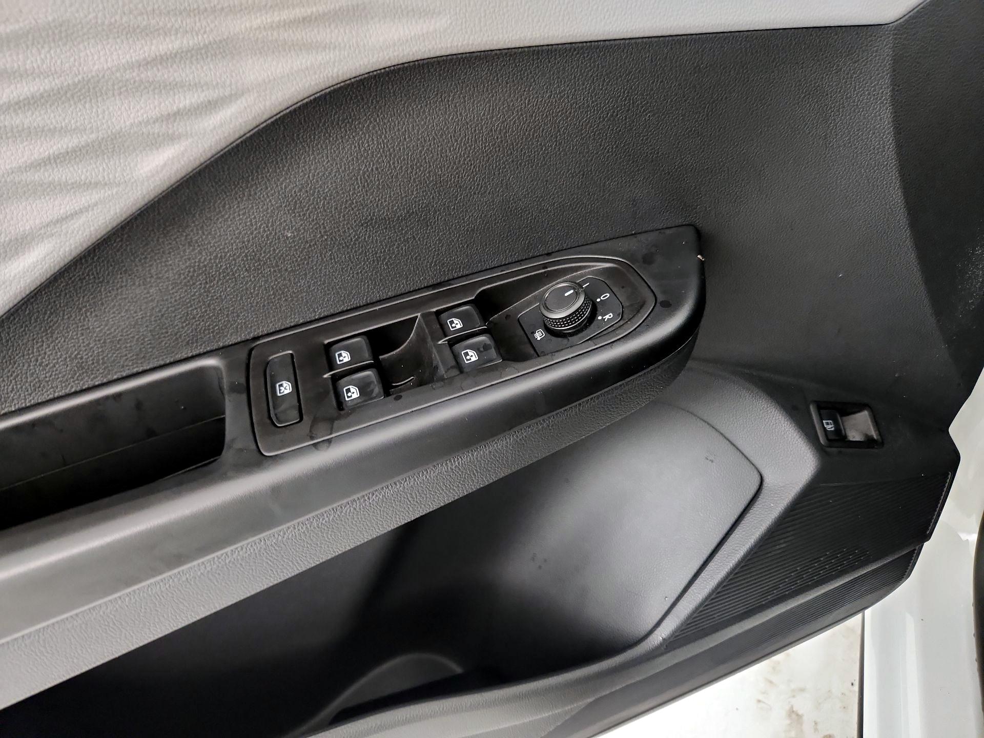 Thumbnail: 2023 Volkswagen Taos - 12