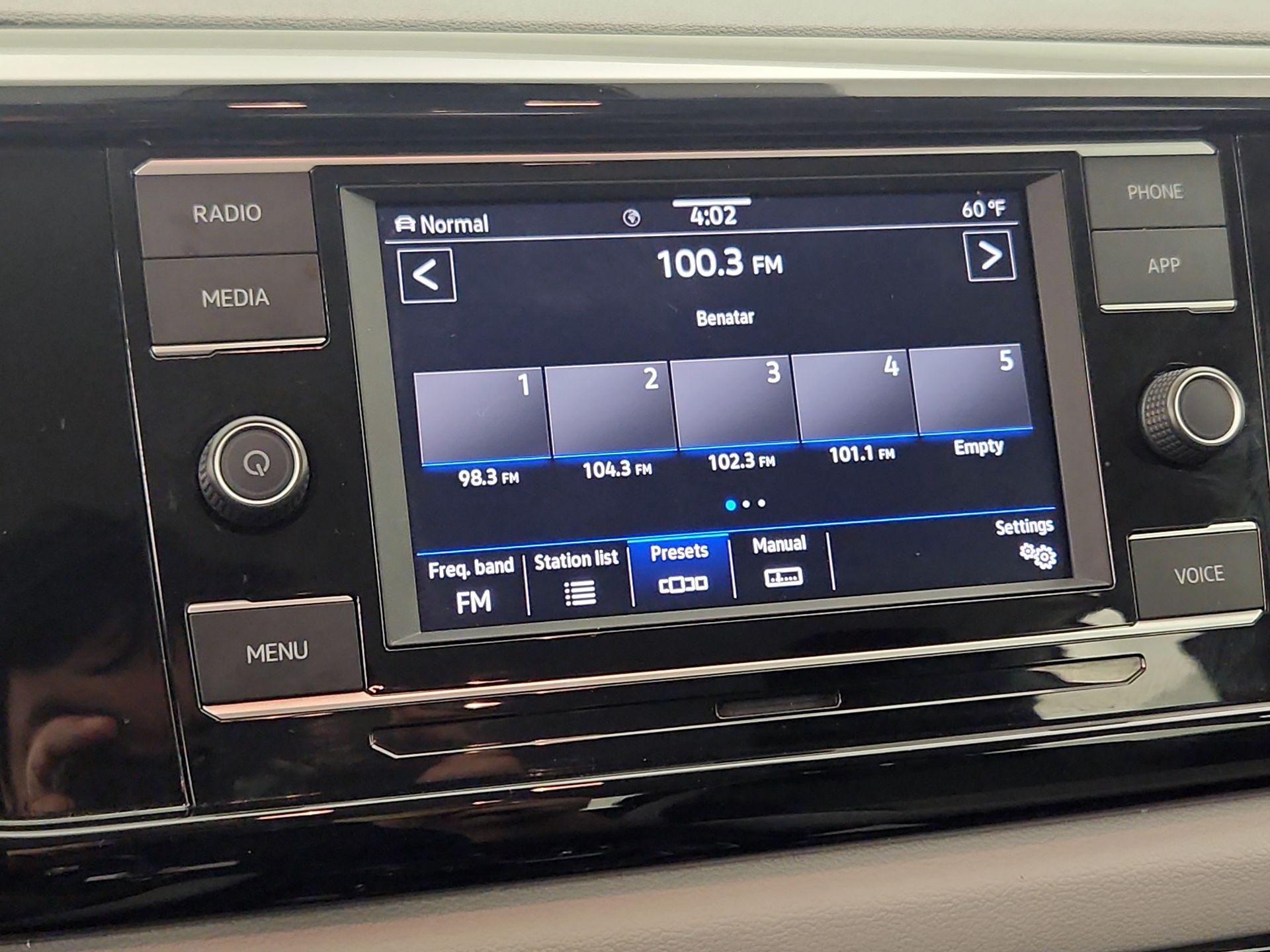 Thumbnail: 2023 Volkswagen Taos - 15