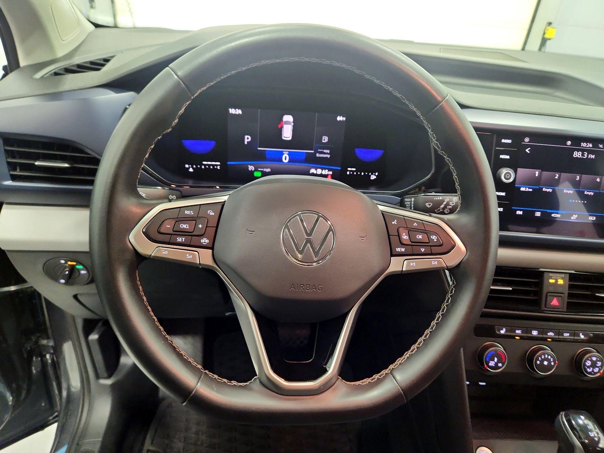 Thumbnail: 2022 Volkswagen Taos - 10