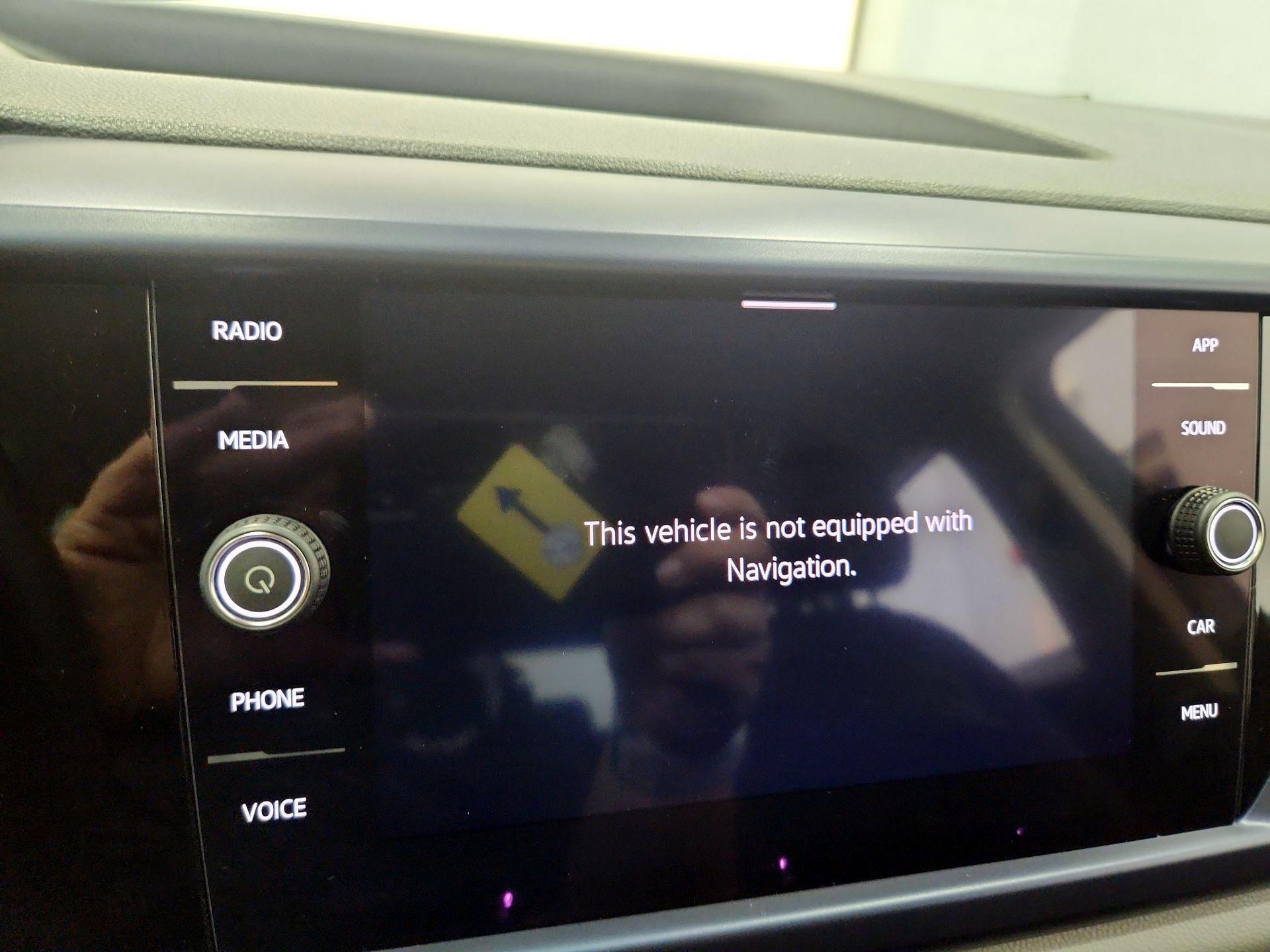 Thumbnail: 2022 Volkswagen Taos - 14