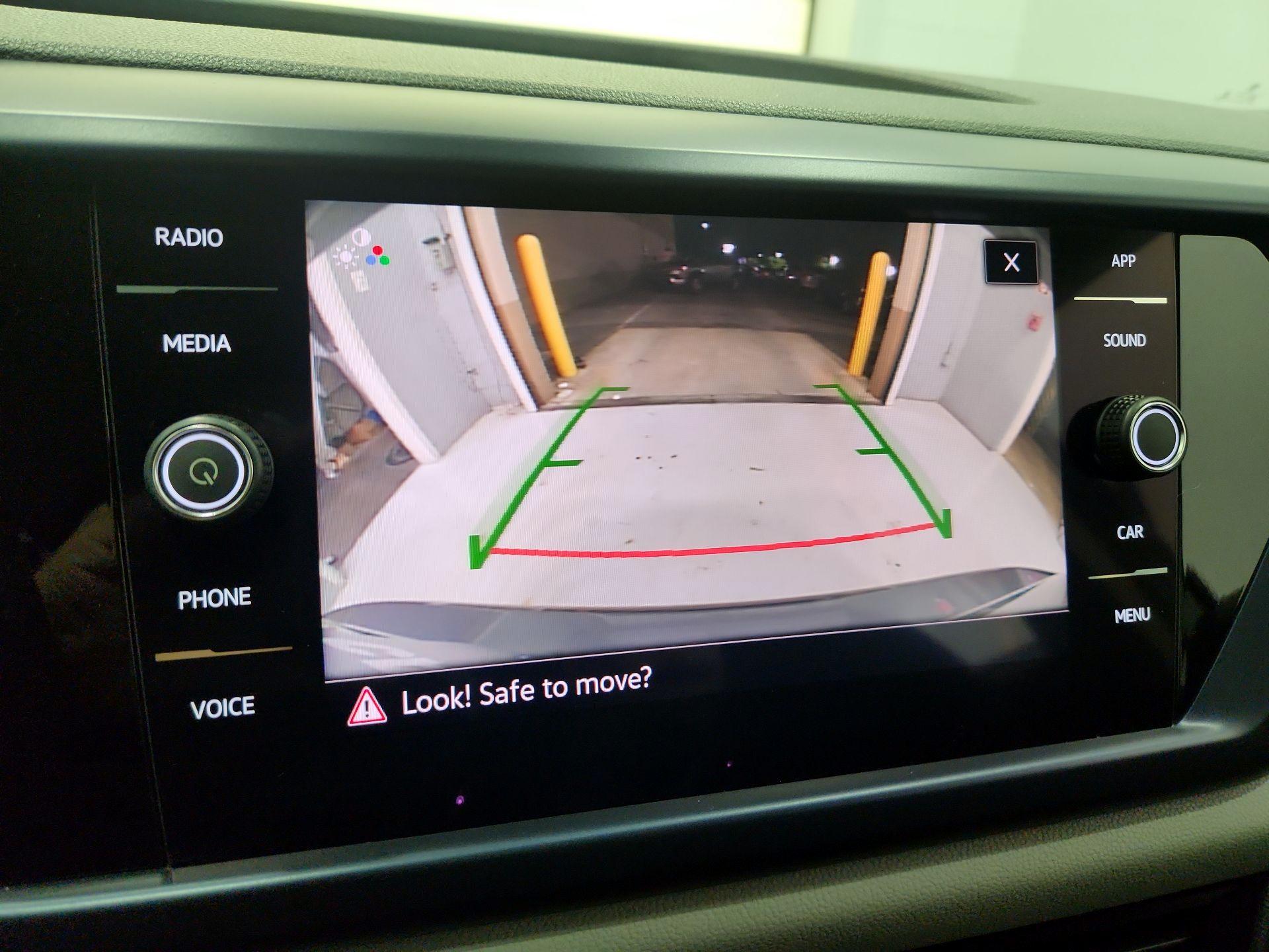 Thumbnail: 2022 Volkswagen Taos - 15