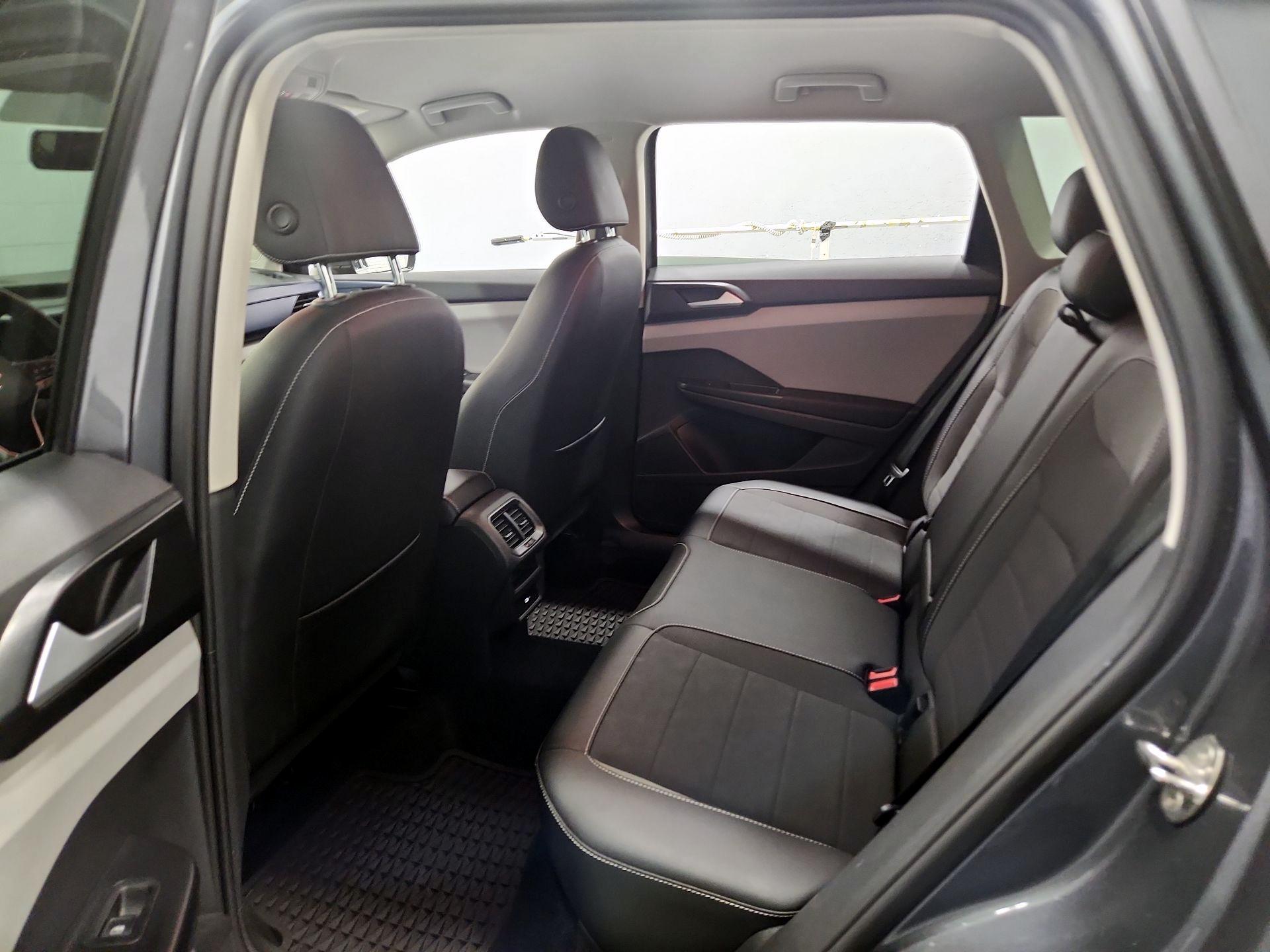 Thumbnail: 2022 Volkswagen Taos - 20