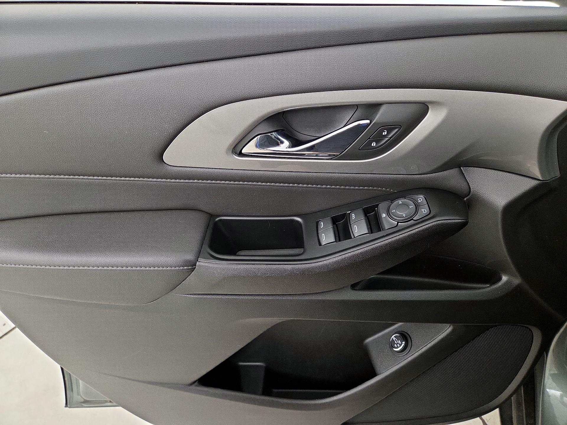 Thumbnail: 2023 Chevrolet Traverse - 12
