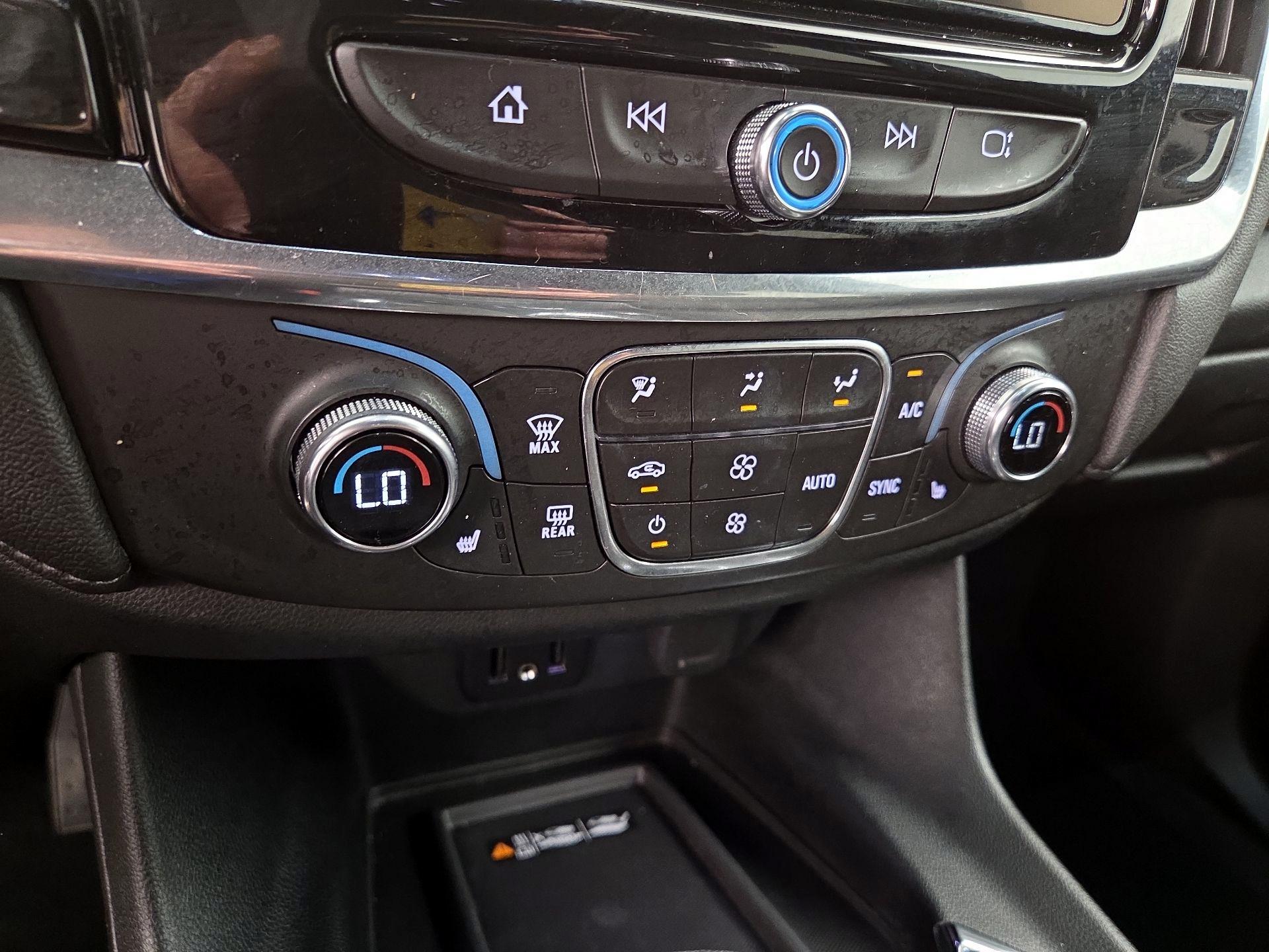 Thumbnail: 2023 Chevrolet Traverse - 16