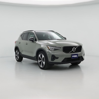 2023 Volvo XC40 B5 Plus Dark Theme