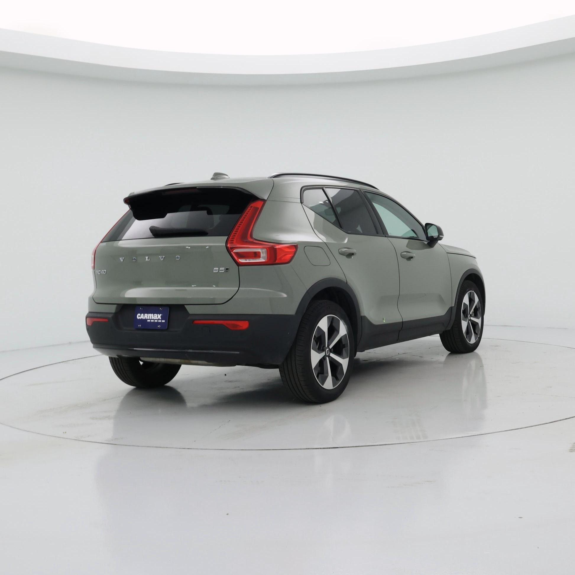 Thumbnail: 2023 Volvo XC40 - 8