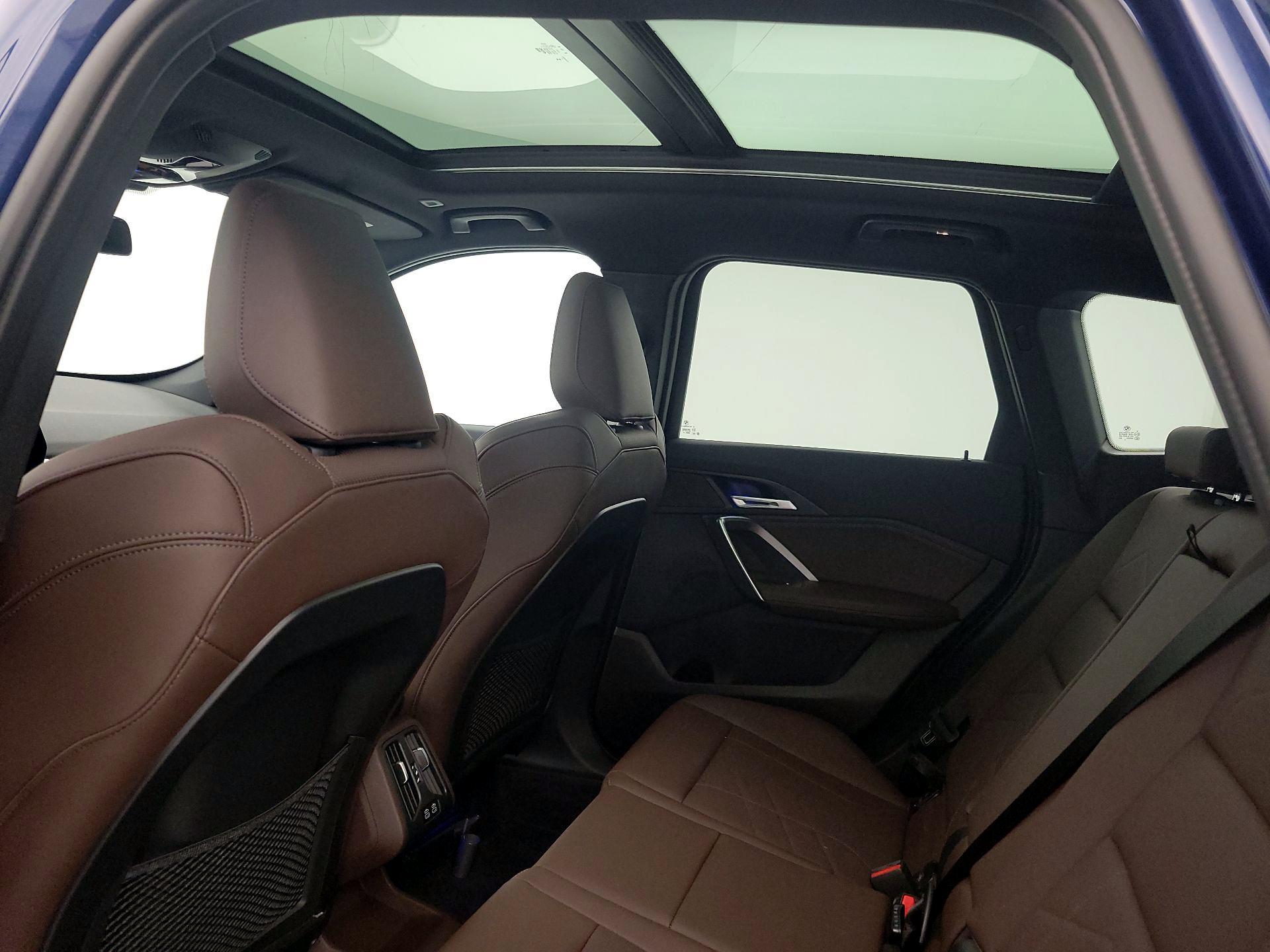 Thumbnail: 2023 BMW X1 - 20