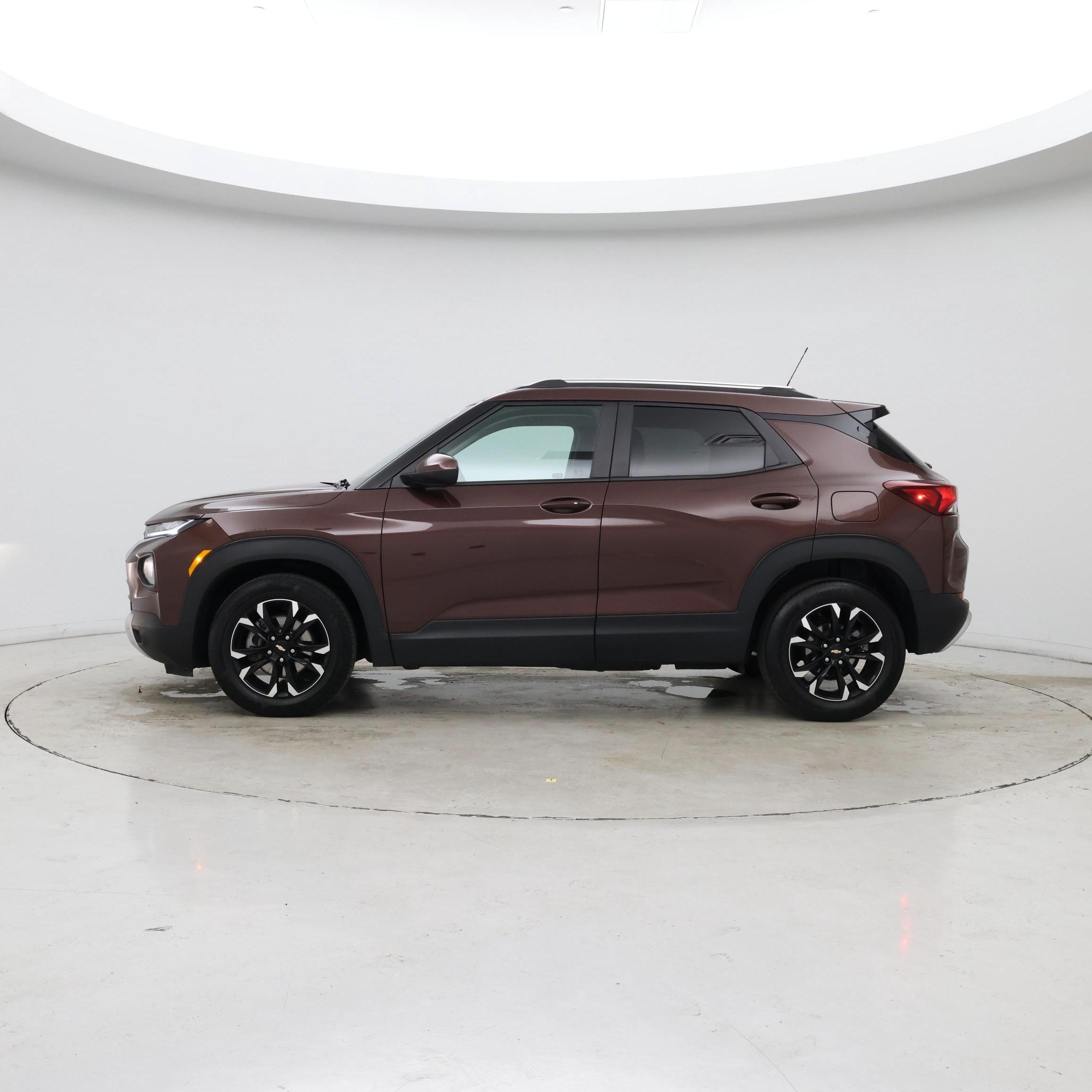 Thumbnail: 2023 Chevrolet TrailBlazer - 3