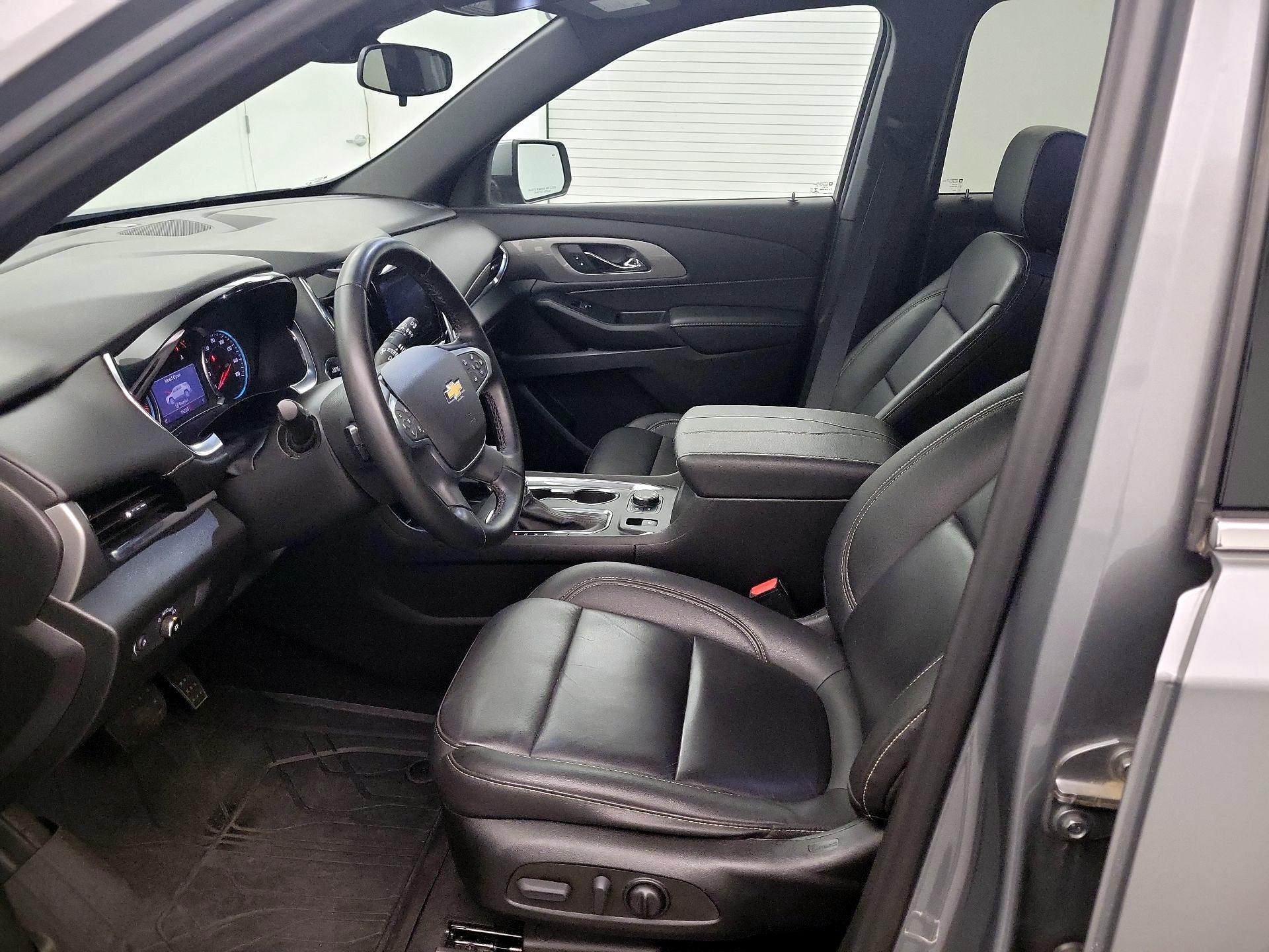 Thumbnail: 2023 Chevrolet Traverse - 11