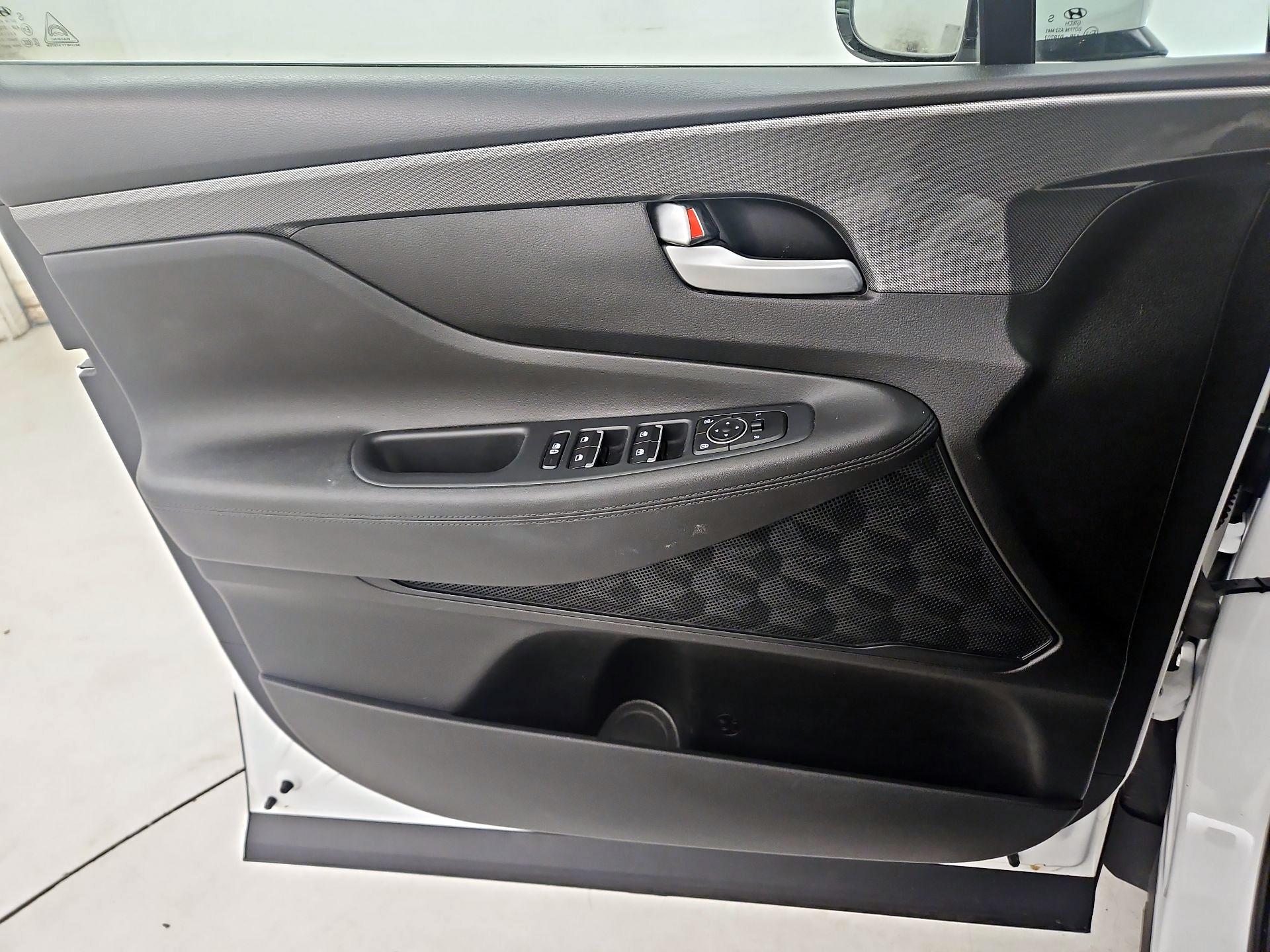 Thumbnail: 2022 Hyundai Santa Fe - 12