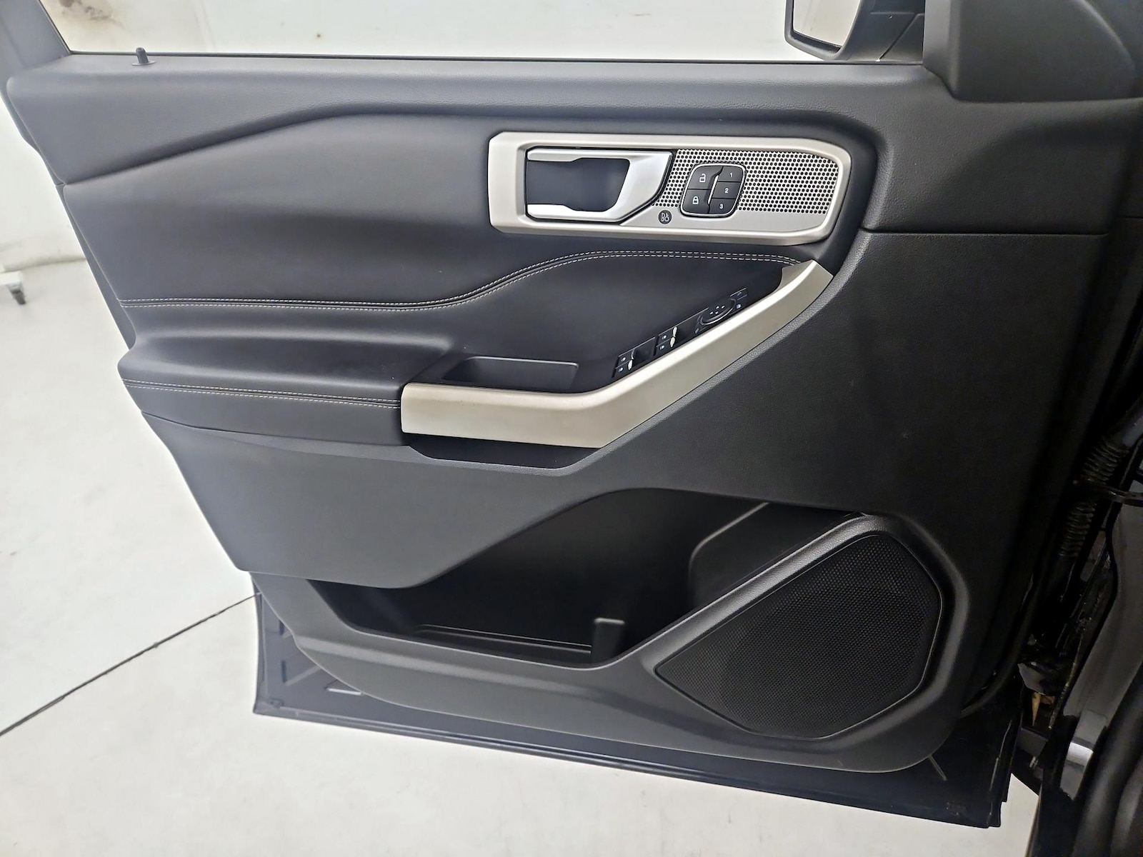 2021 Ford Explorer Limited - Photo 13