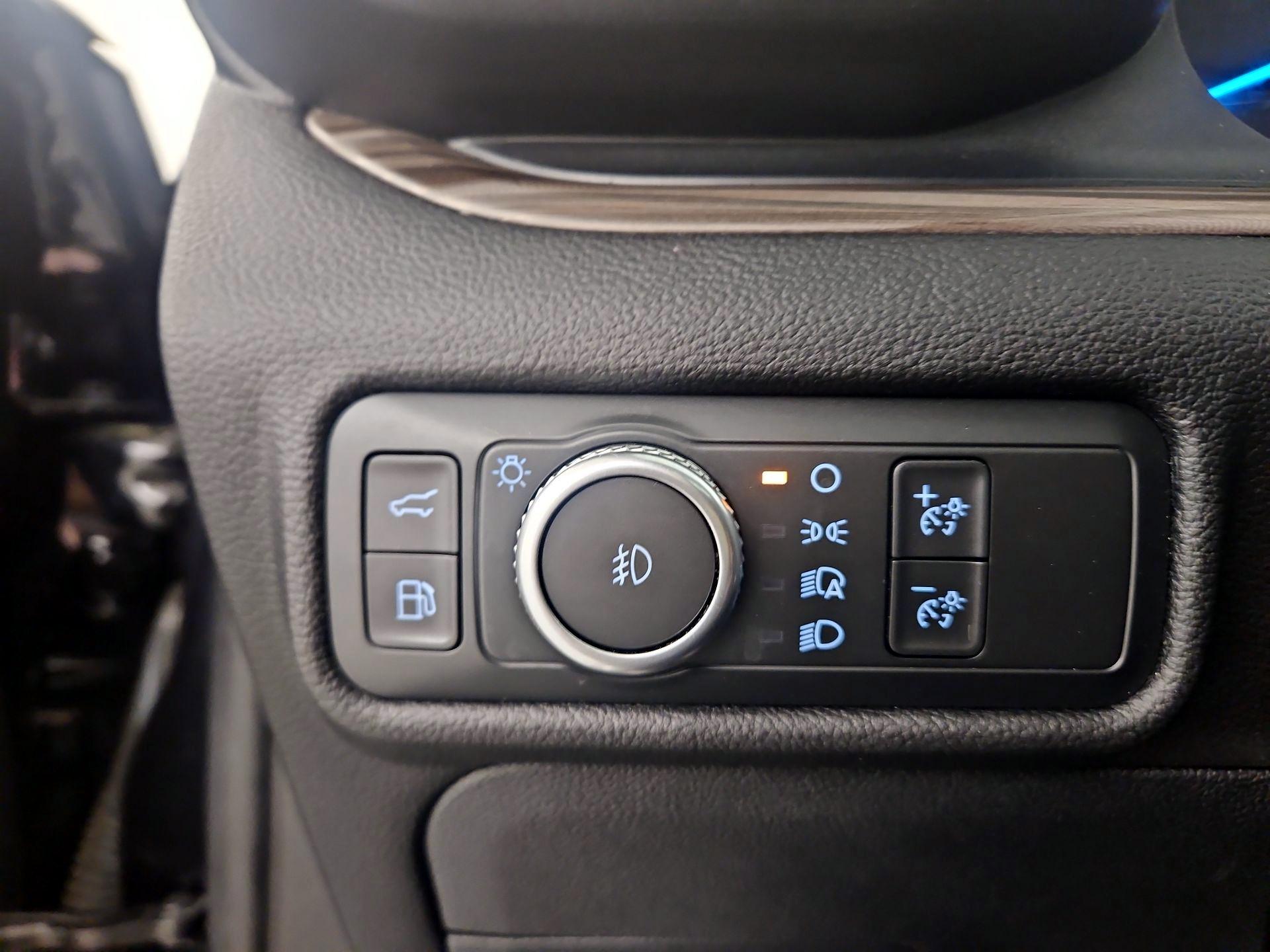 Thumbnail: 2021 Ford Explorer - 13