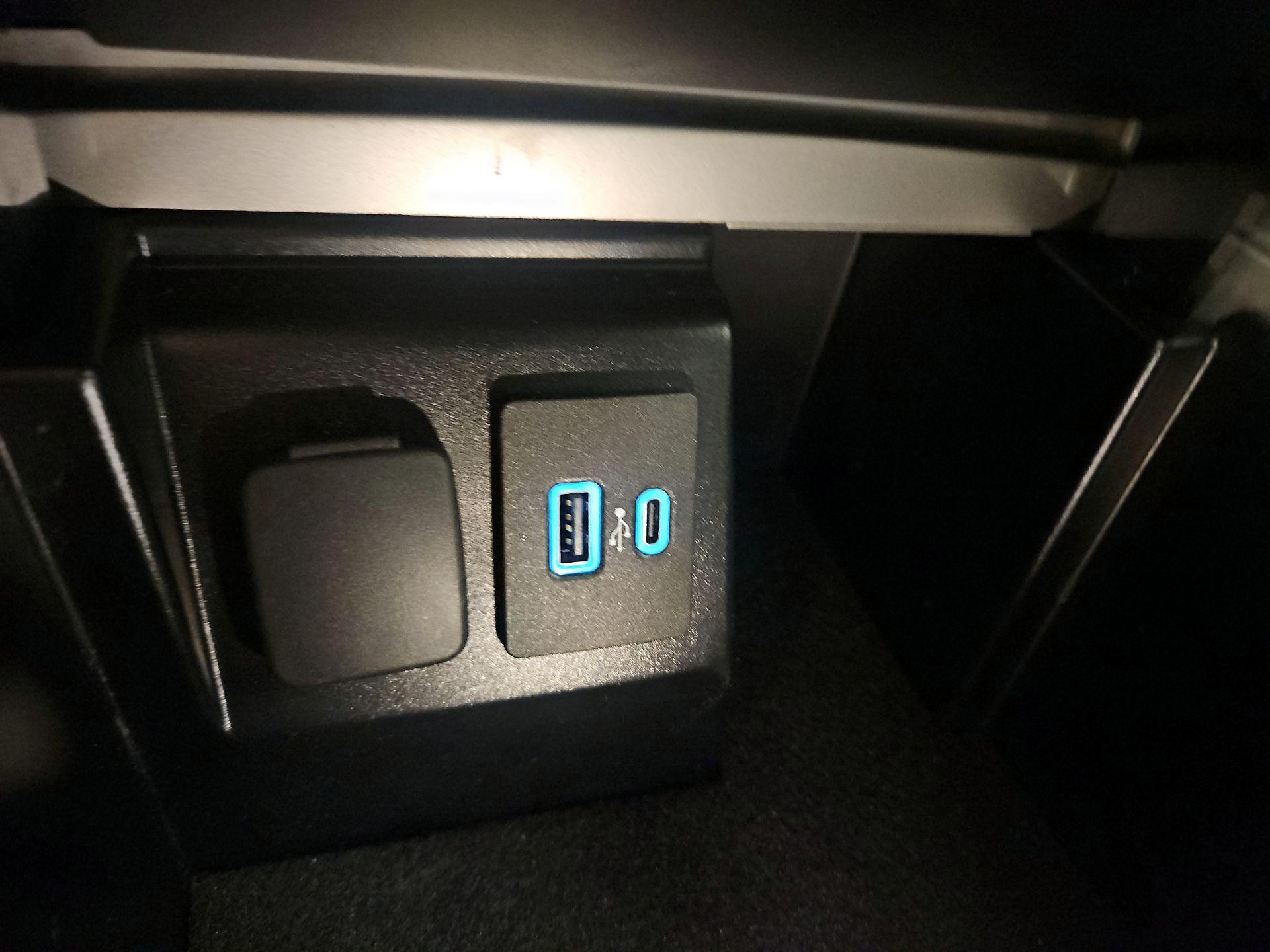 Thumbnail: 2021 Ford Explorer - 19