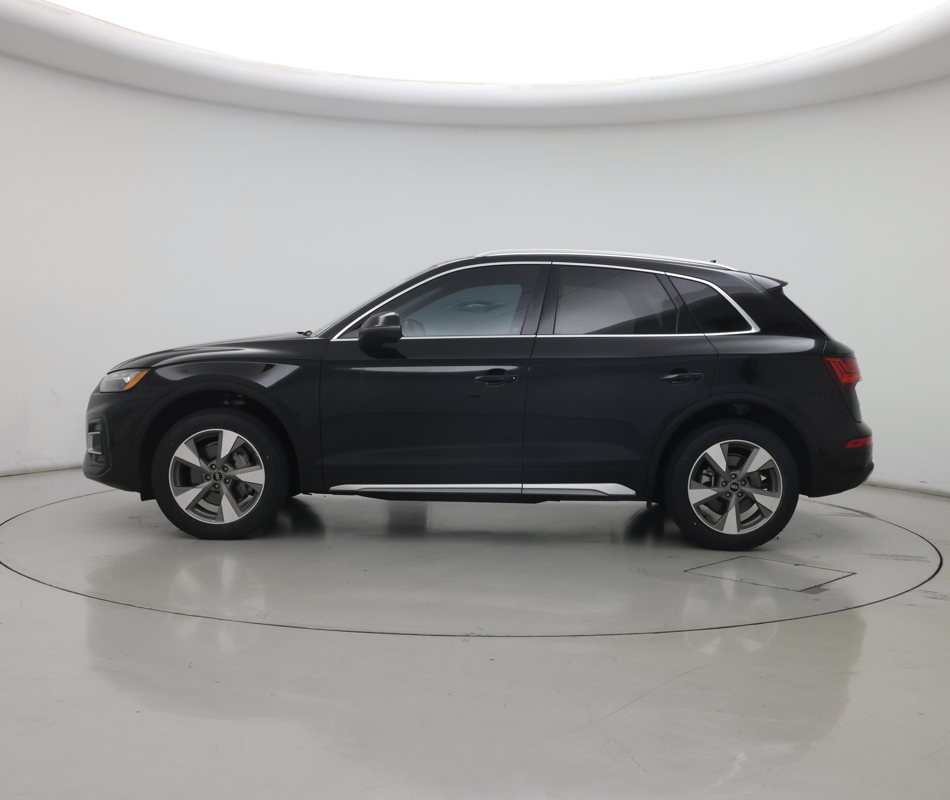 Thumbnail: 2023 Audi Q5 - 3