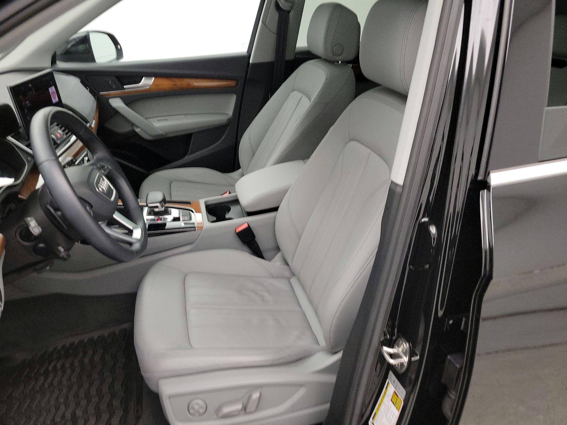 Thumbnail: 2023 Audi Q5 - 11