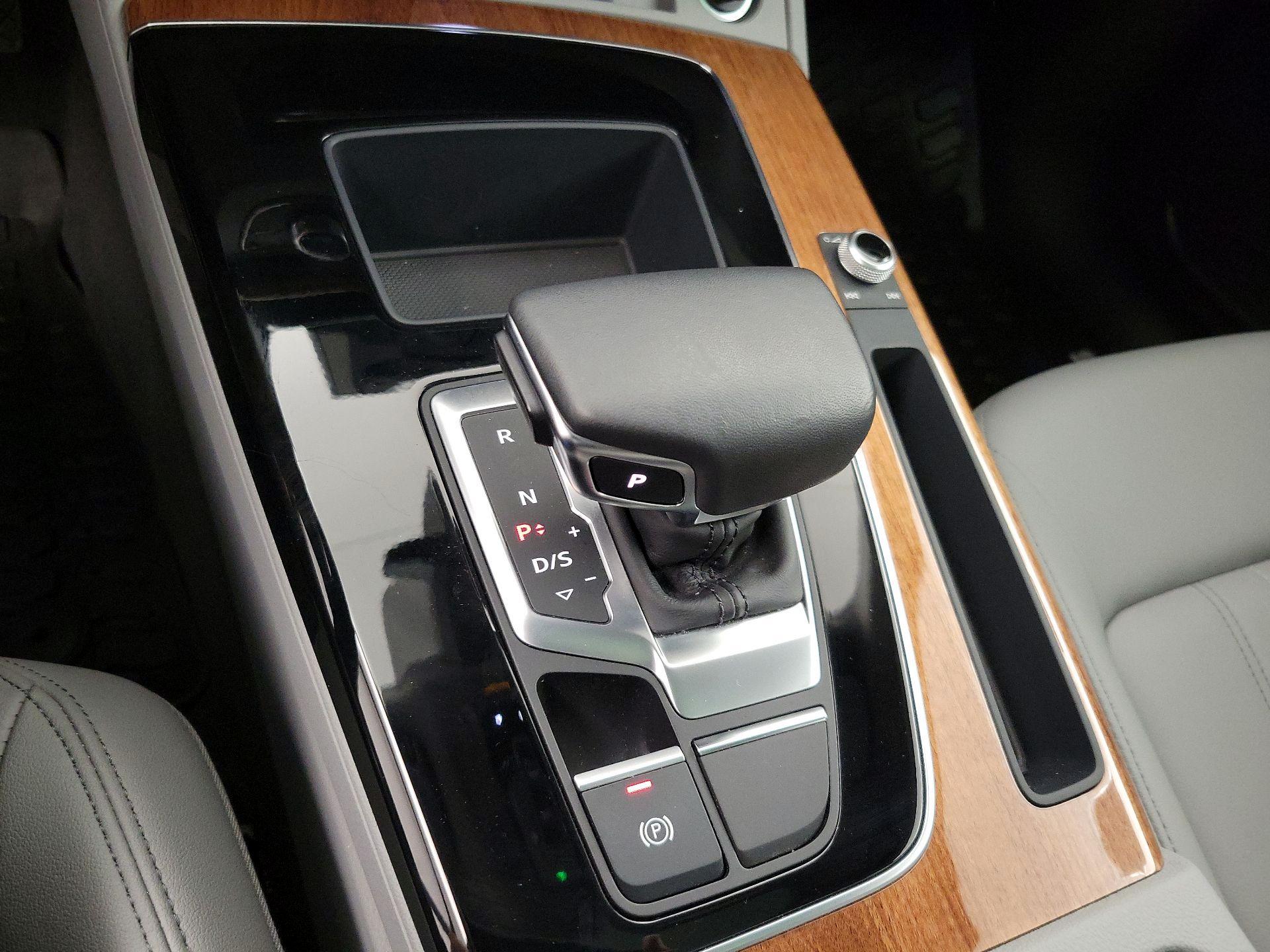 Thumbnail: 2023 Audi Q5 - 17