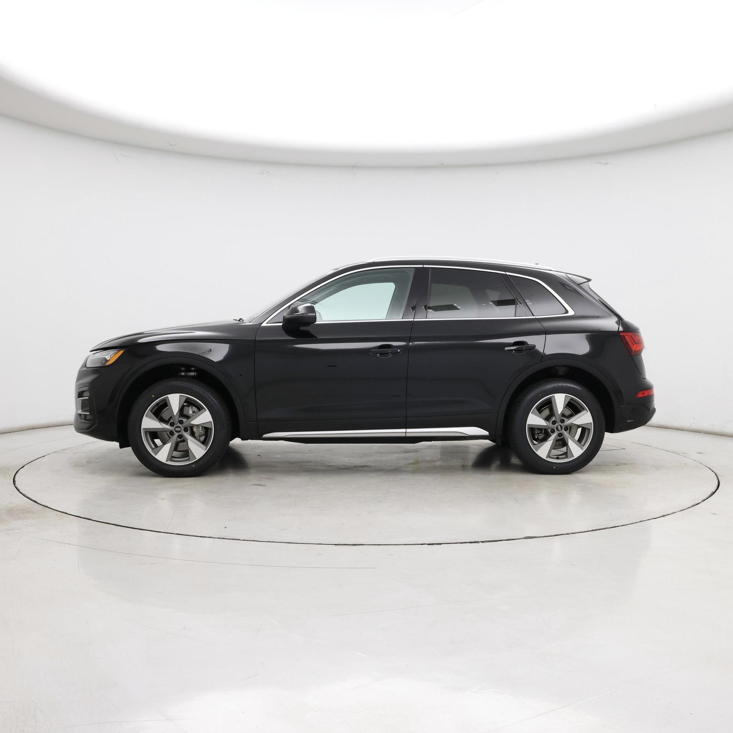 Thumbnail: 2023 Audi Q5 - 3