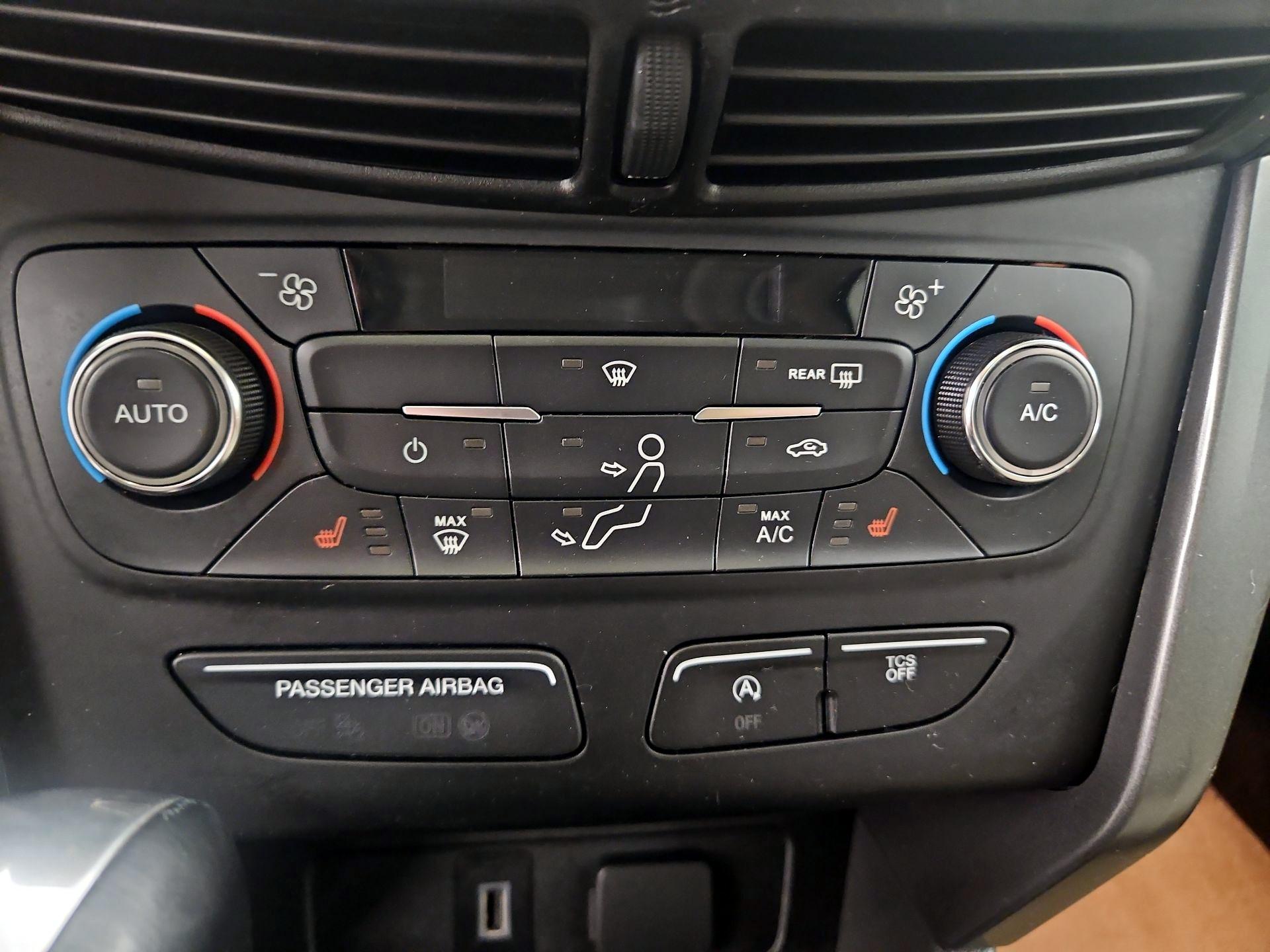 Thumbnail: 2017 Ford Escape - 16