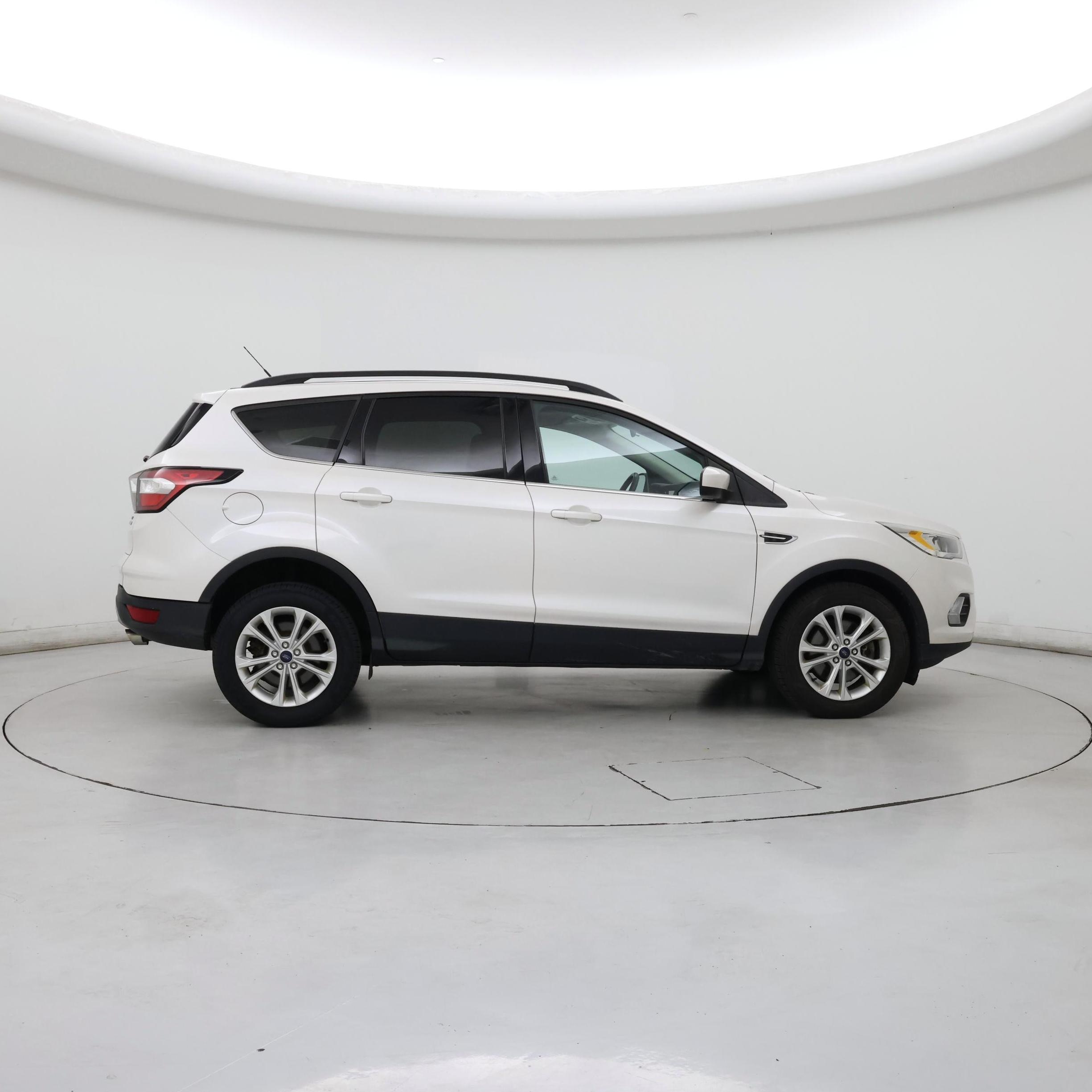 Thumbnail: 2017 Ford Escape - 7