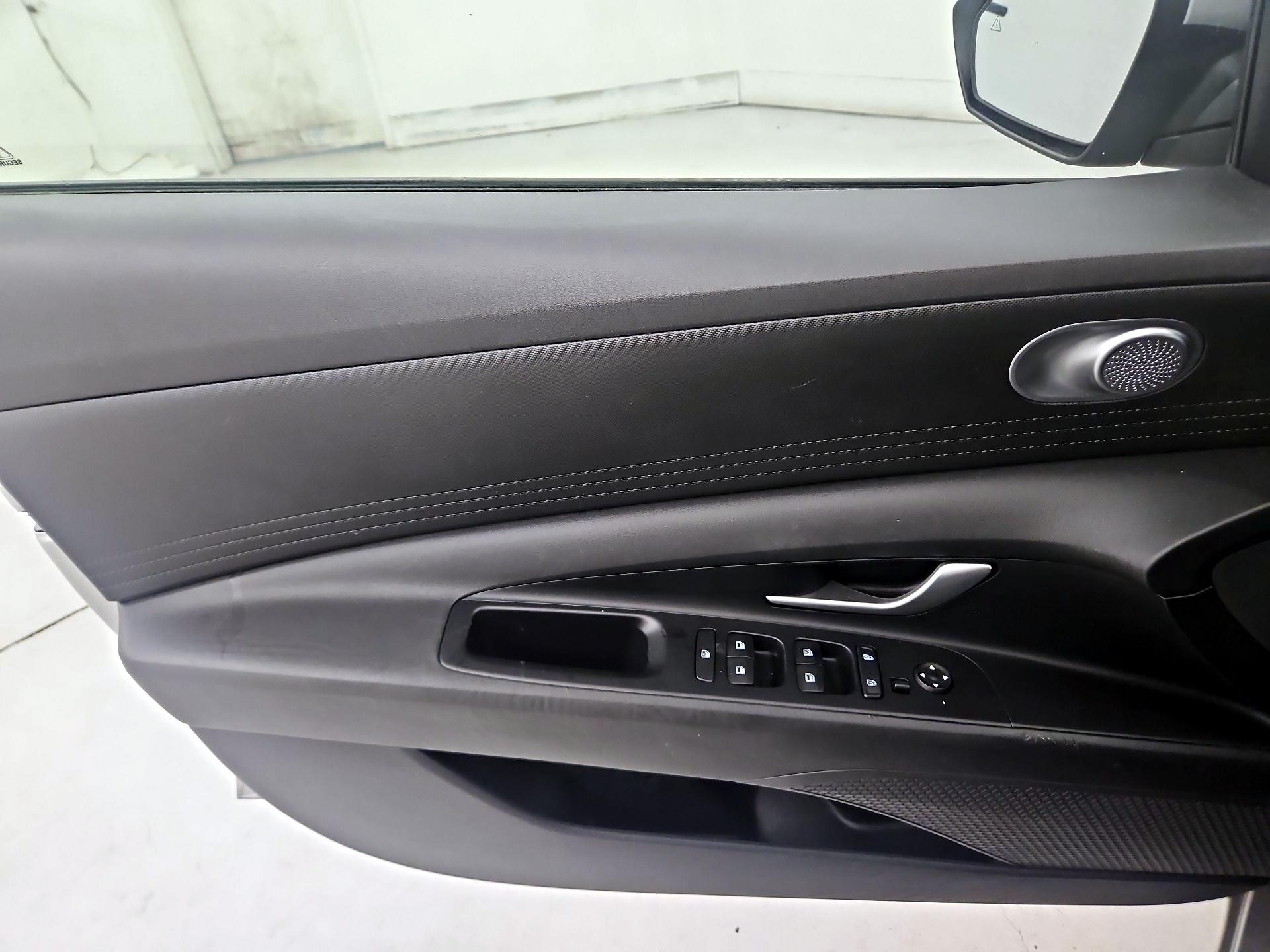 Thumbnail: 2021 Hyundai Elantra - 12