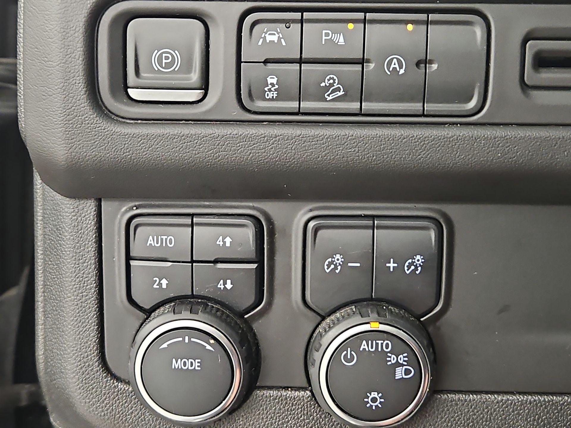 Thumbnail: 2023 Chevrolet Suburban - 13