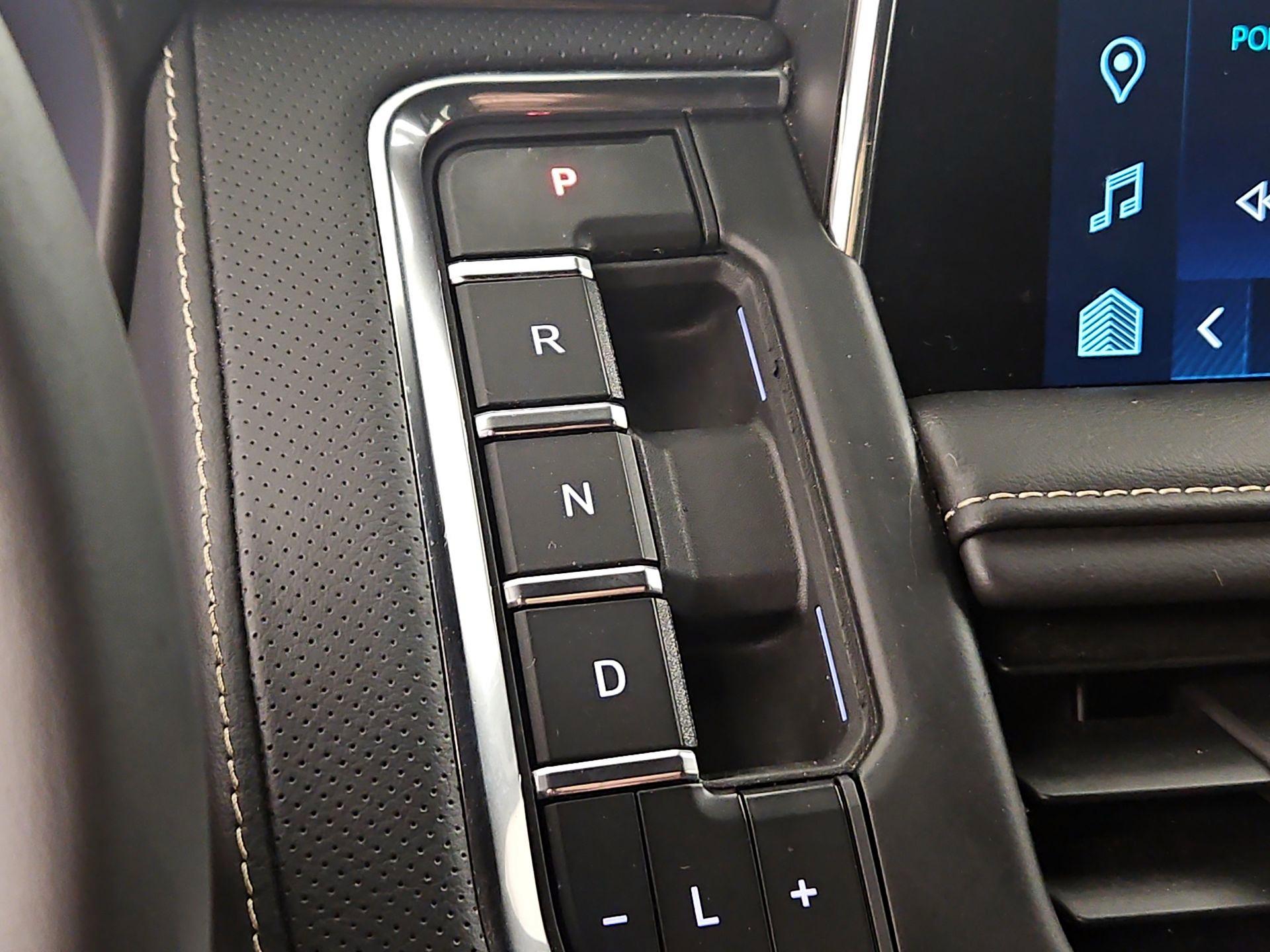 Thumbnail: 2023 Chevrolet Suburban - 17