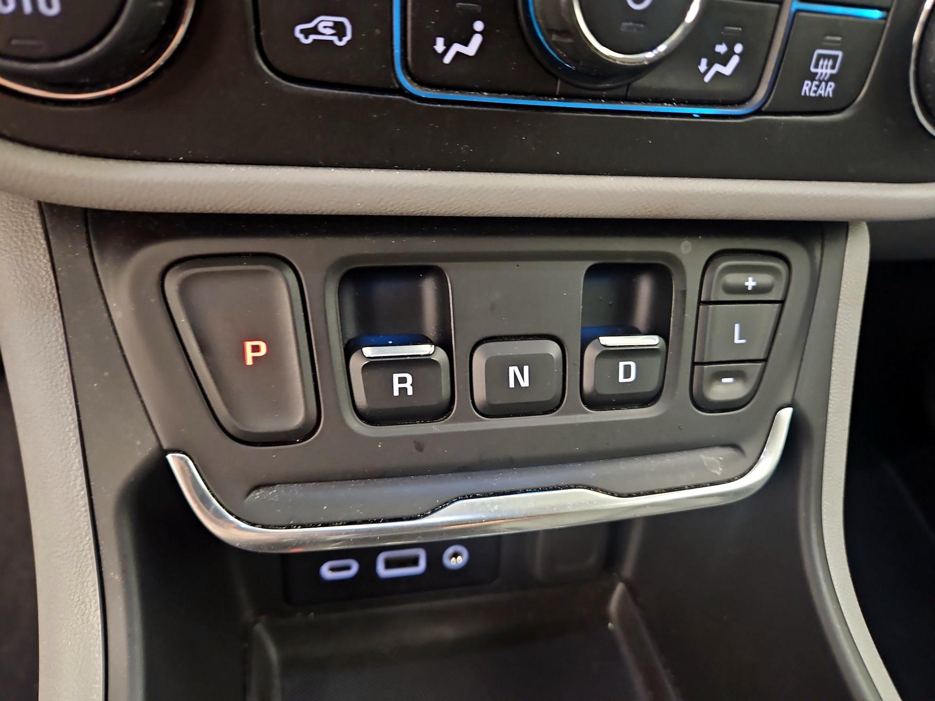 Thumbnail: 2020 GMC Terrain - 17