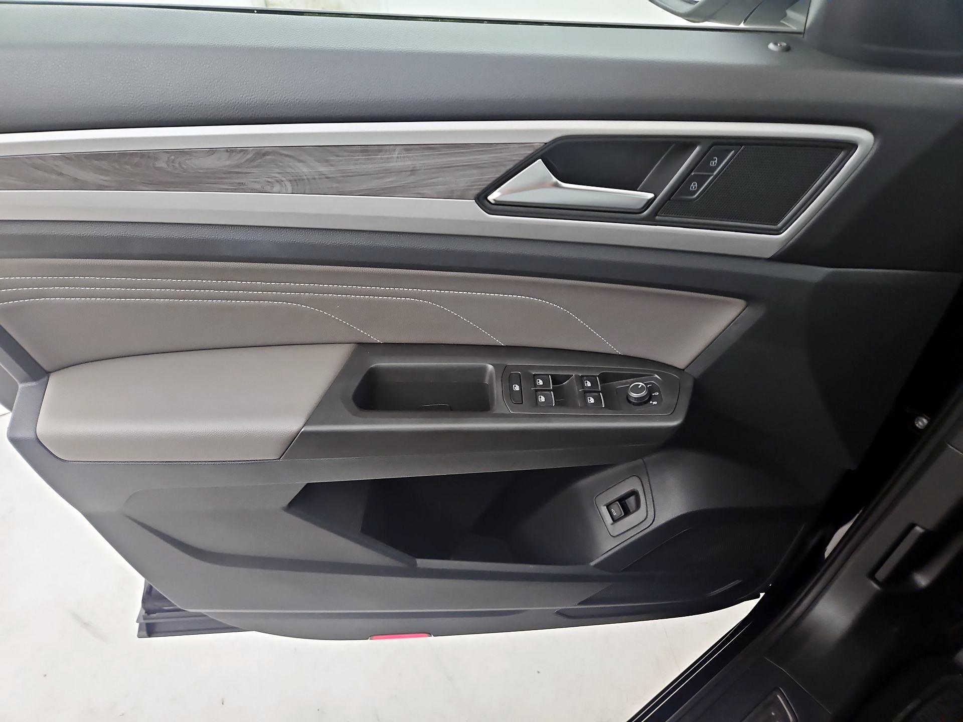 Thumbnail: 2022 Volkswagen Atlas - 12