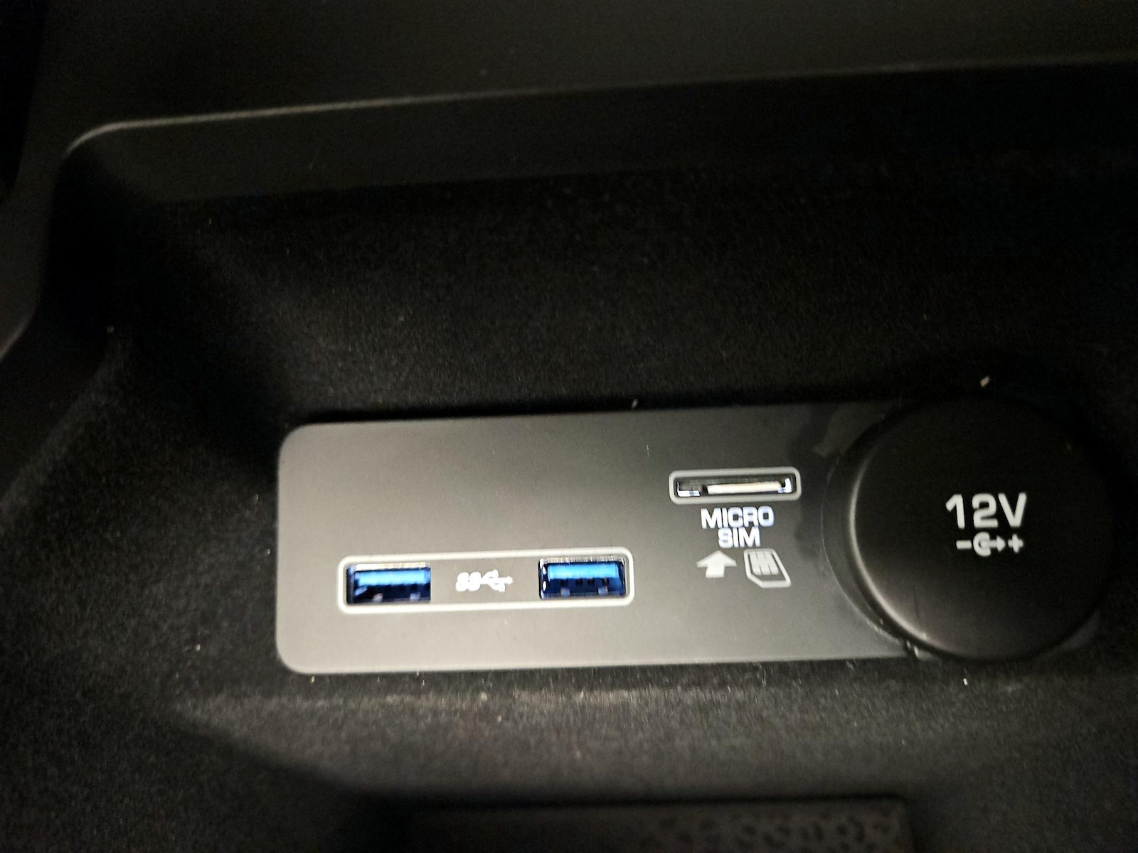 2020 Jaguar E-PACE R-Dynamic SE - Photo 19