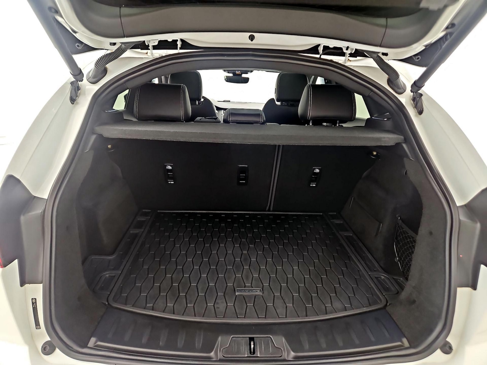 2020 Jaguar E-PACE R-Dynamic SE - Photo 22