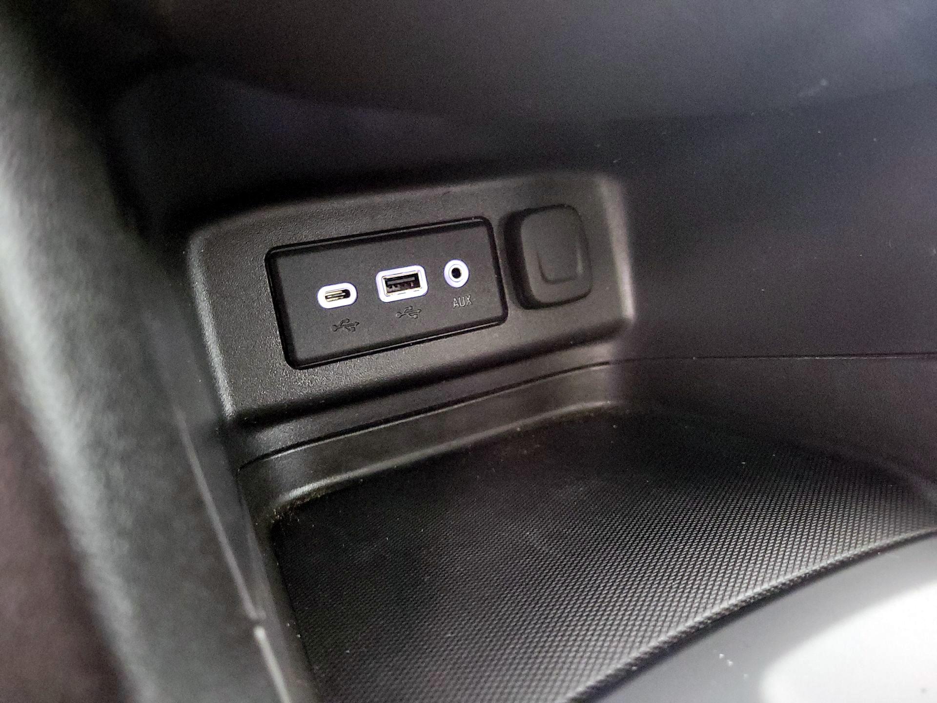 Thumbnail: 2021 Chevrolet Equinox - 18