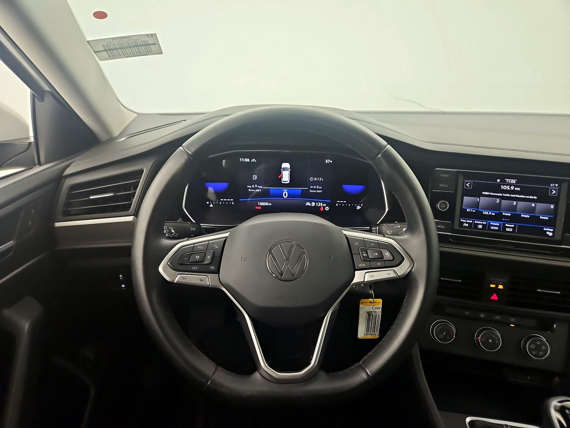 Thumbnail: 2023 Volkswagen Jetta - 10
